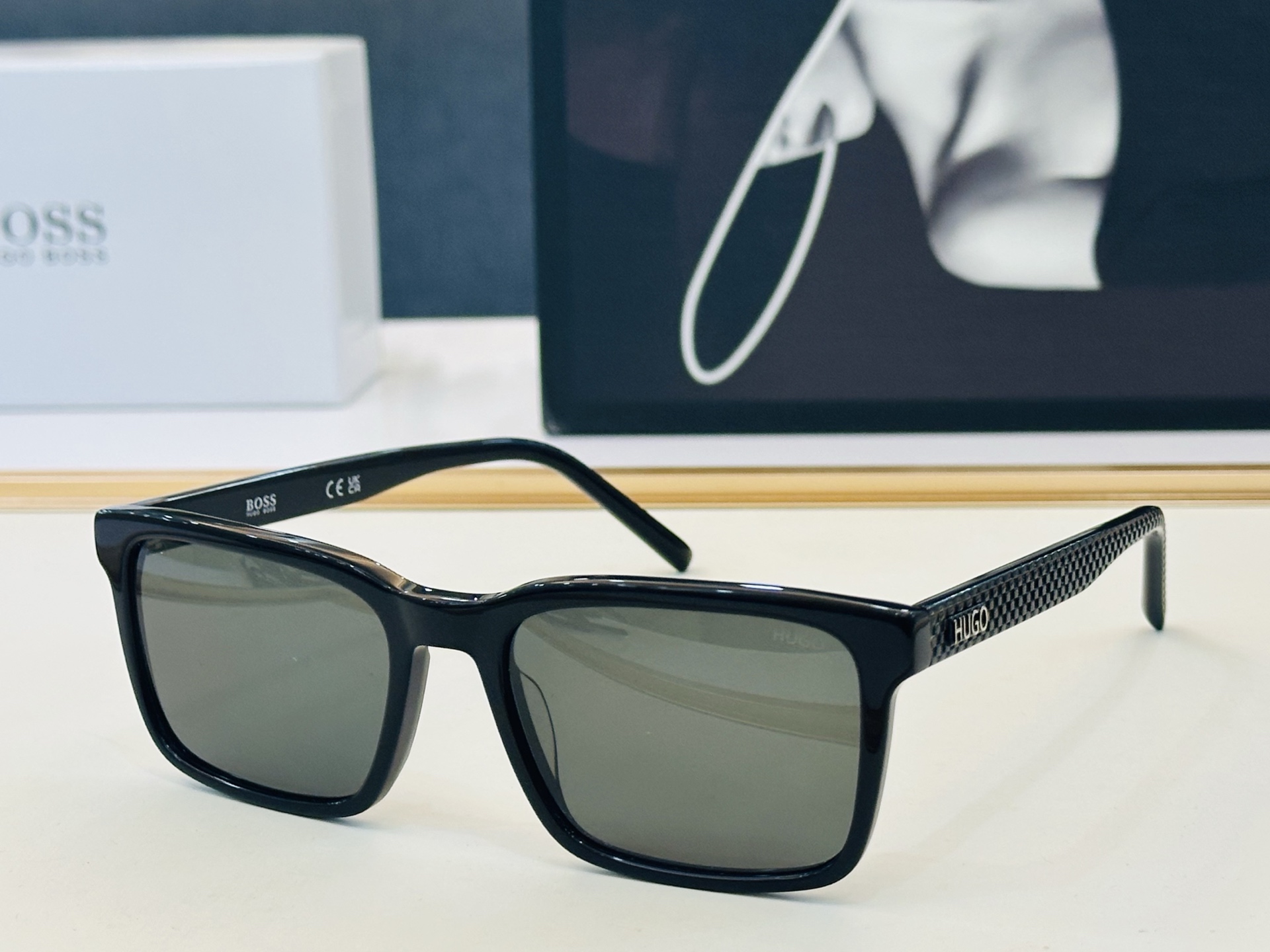 🆕 BOSS 1392/S  Size：55口19-145 🕶🕶💋💋👣👣  高品质 不挑脸 经典不过时框型 L品质优良 
