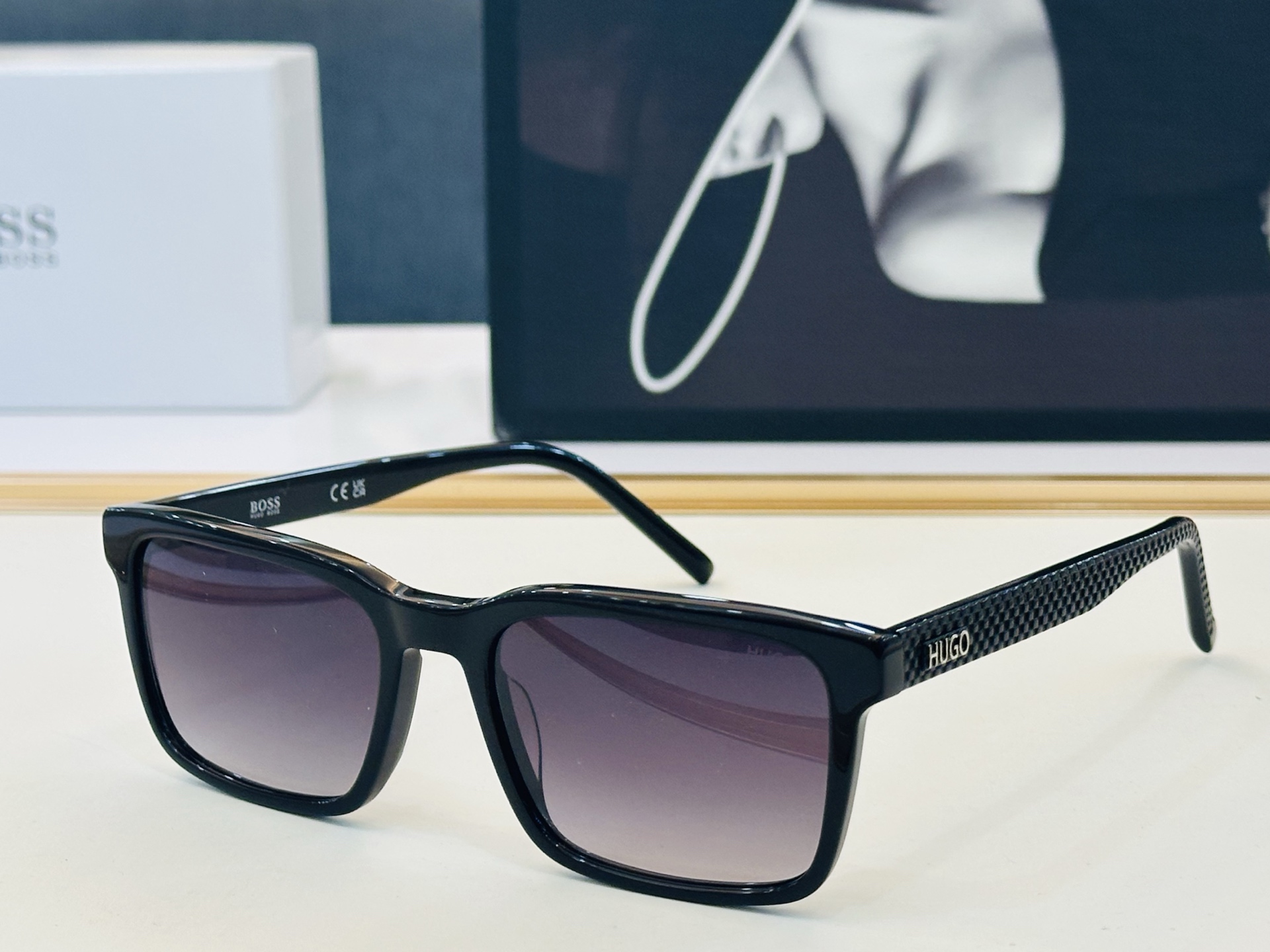 🆕 BOSS 1392/S  Size：55口19-145 🕶🕶💋💋👣👣  高品质 不挑脸 经典不过时框型 L品质优良 