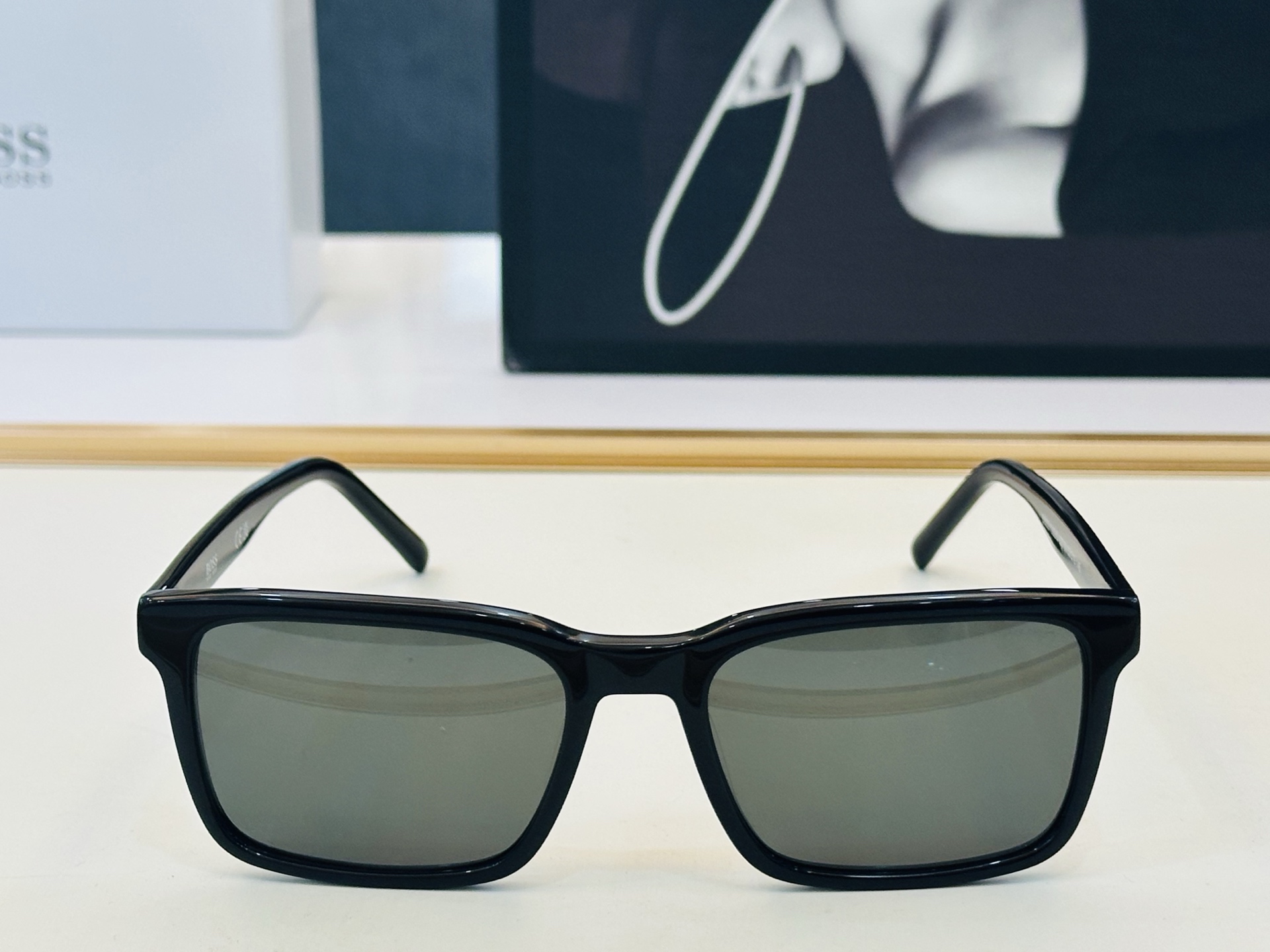 🆕 BOSS 1392/S  Size：55口19-145 🕶🕶💋💋👣👣  高品质 不挑脸 经典不过时框型 L品质优良 