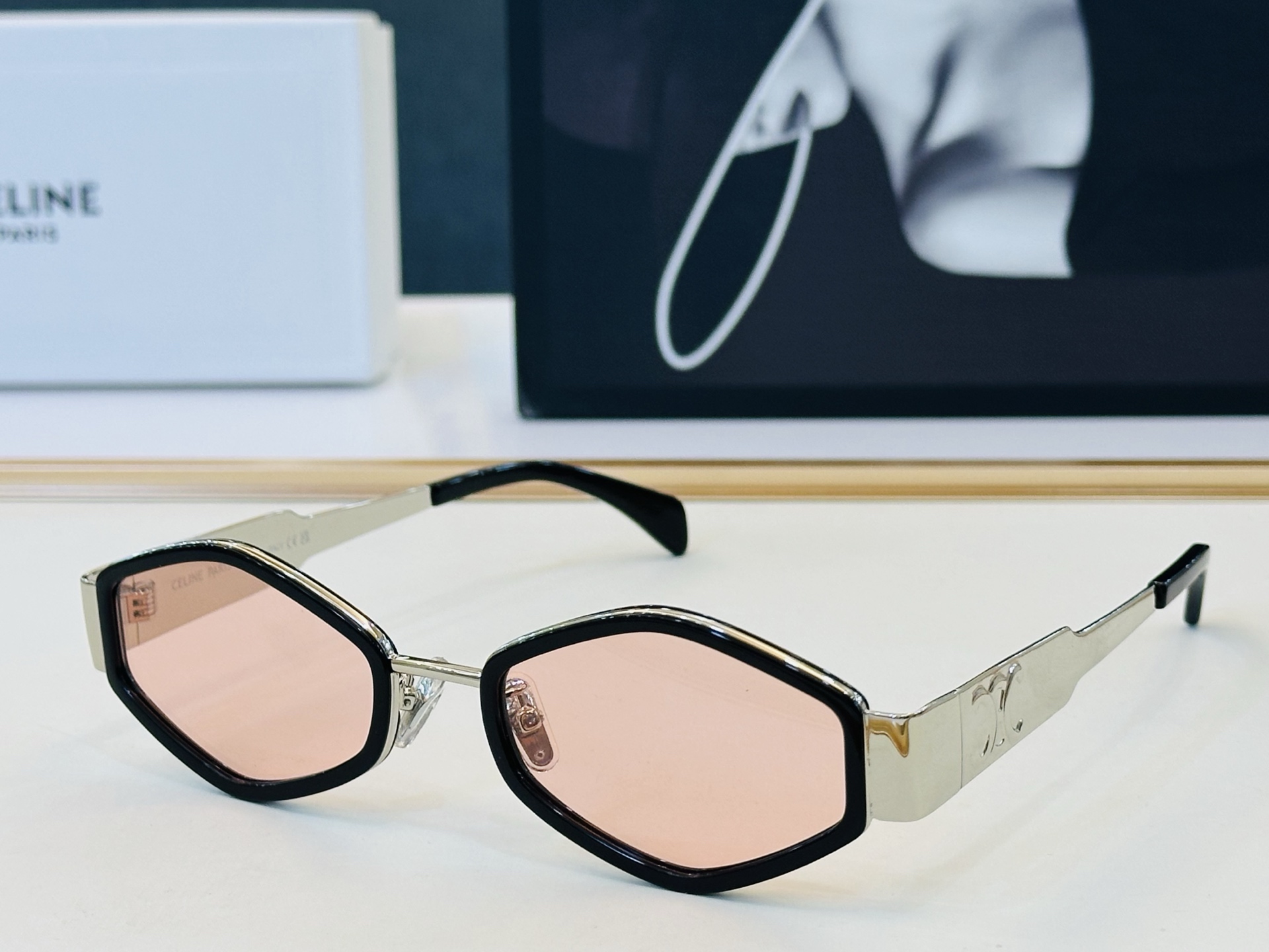 【CELINE】赛琳 CL40330F Size：54口21-145    一直热销的款式 欧美风 L光泽度好 质感强 