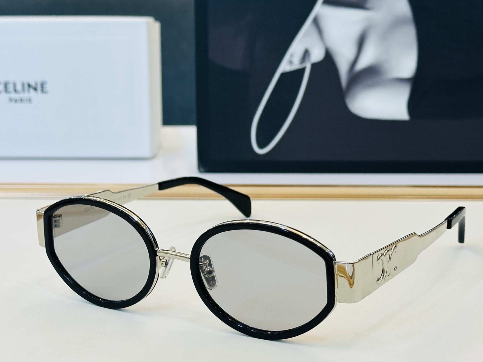 【CELINE】赛琳 CL40331F Size：54口21-145    一直热销的款式 欧美风 L光泽度好 质感强 