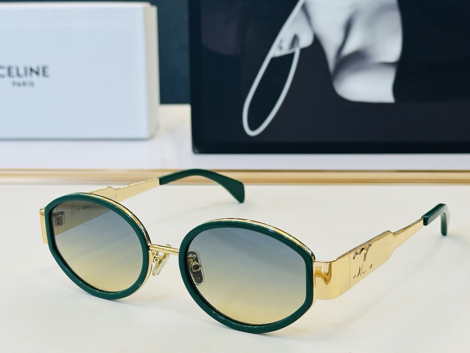 【CELINE】赛琳 CL40331F Size：54口21-145    一直热销的款式 欧美风 L光泽度好 质感强 