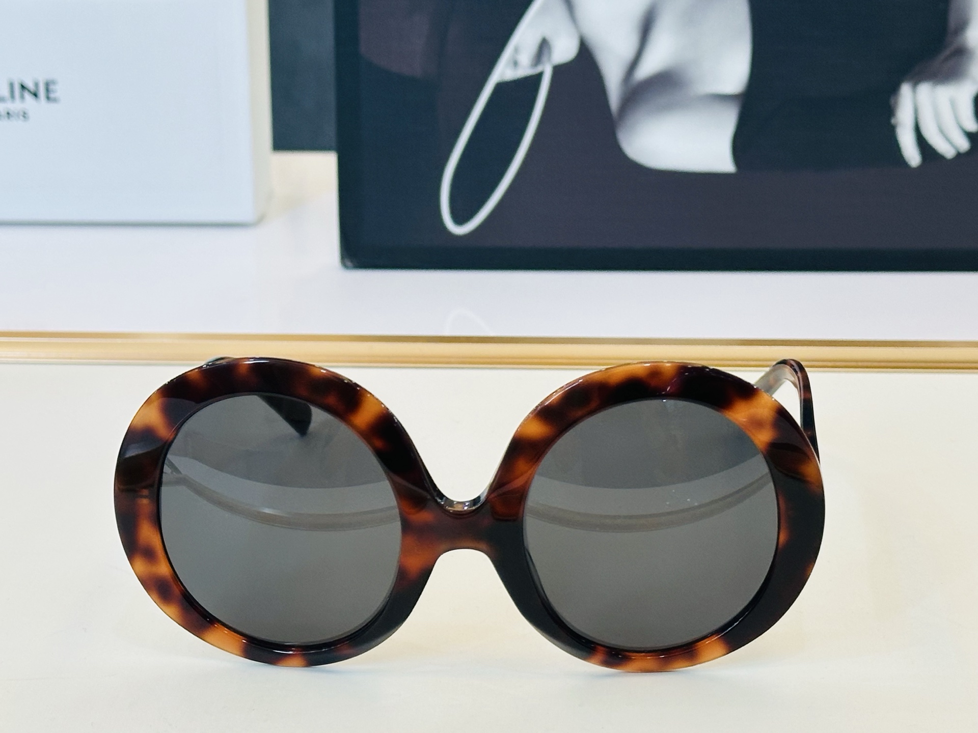 【CELINE】赛琳 CL40345 Size：60口24-130  一直热销的款式 欧美风 光泽度好 质感强  B工艺