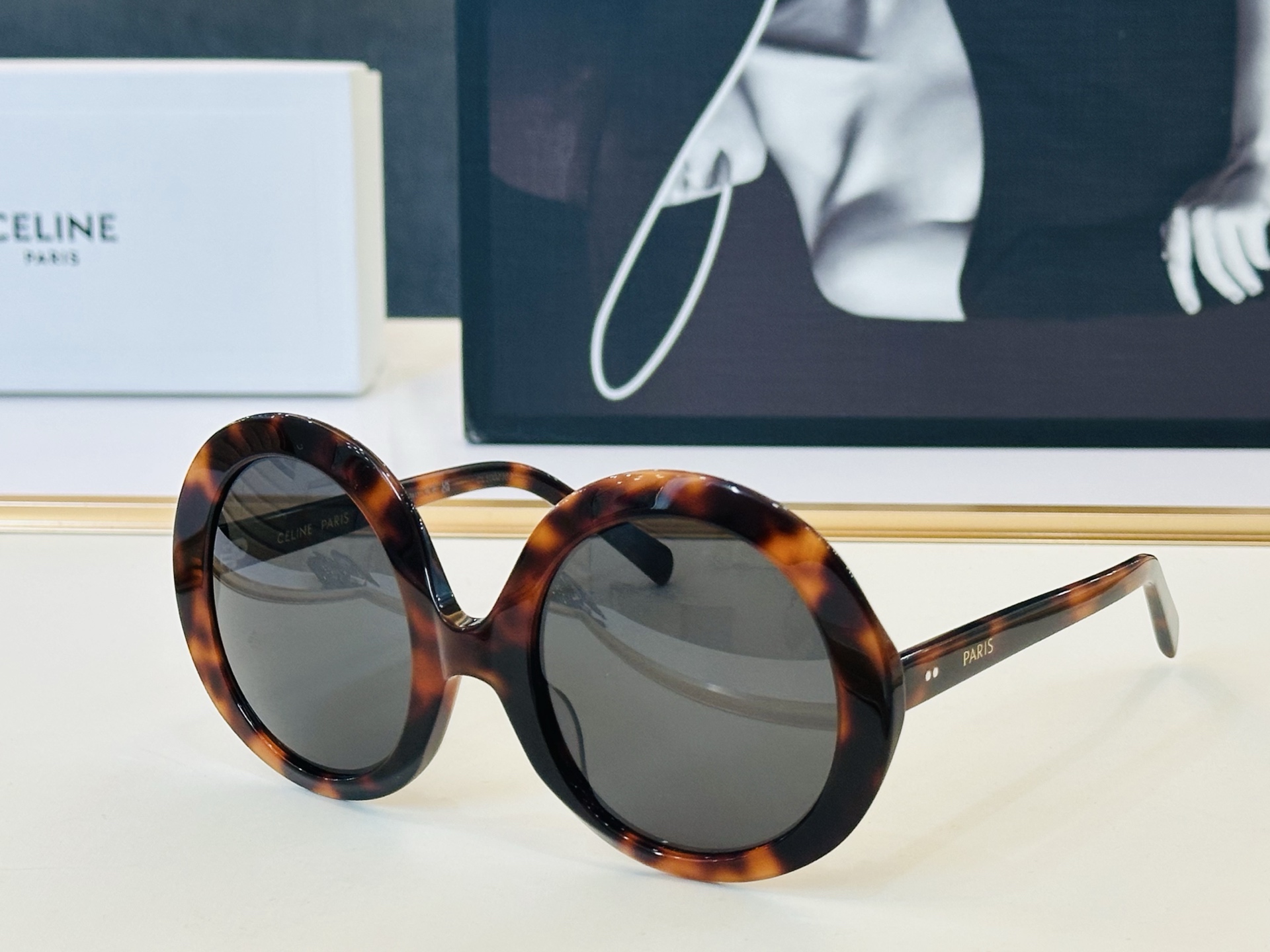 【CELINE】赛琳 CL40345 Size：60口24-130  一直热销的款式 欧美风 光泽度好 质感强  B工艺