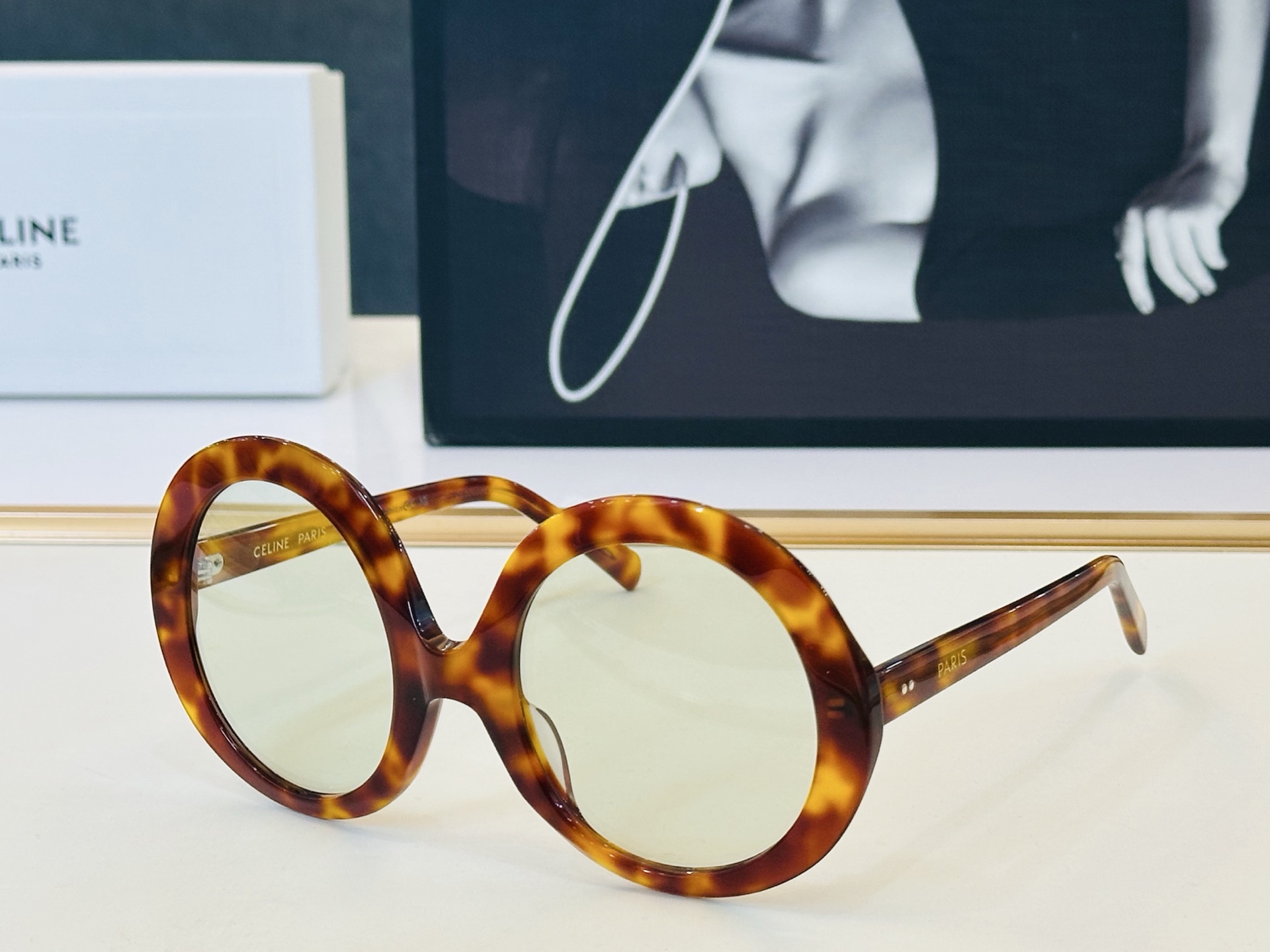 【CELINE】赛琳 CL40345 Size：60口24-130  一直热销的款式 欧美风 光泽度好 质感强  B工艺