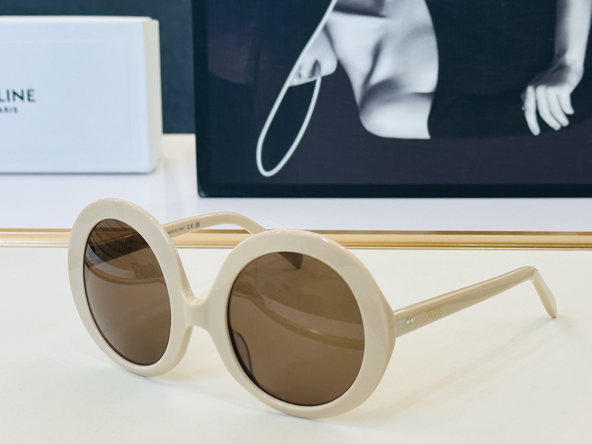 【CELINE】赛琳 CL40345 Size：60口24-130  一直热销的款式 欧美风 光泽度好 质感强  B工艺