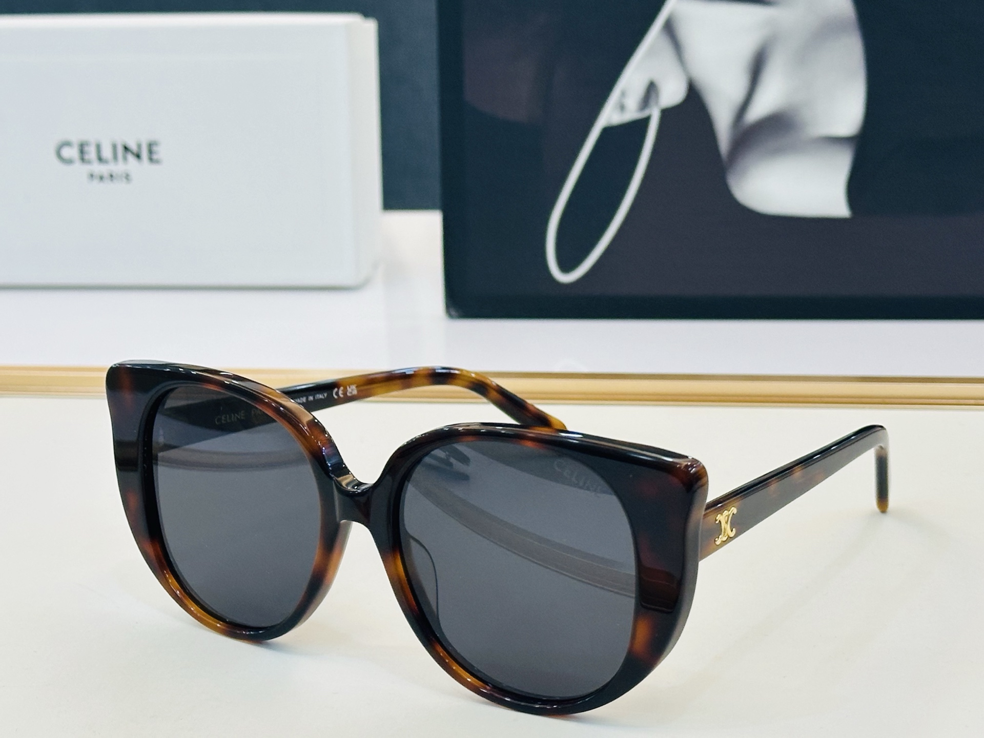 【CELINE】赛琳 CL40358U Size：54口17-145 一直热销的款式 欧美风 光泽度好 质感强  C工艺