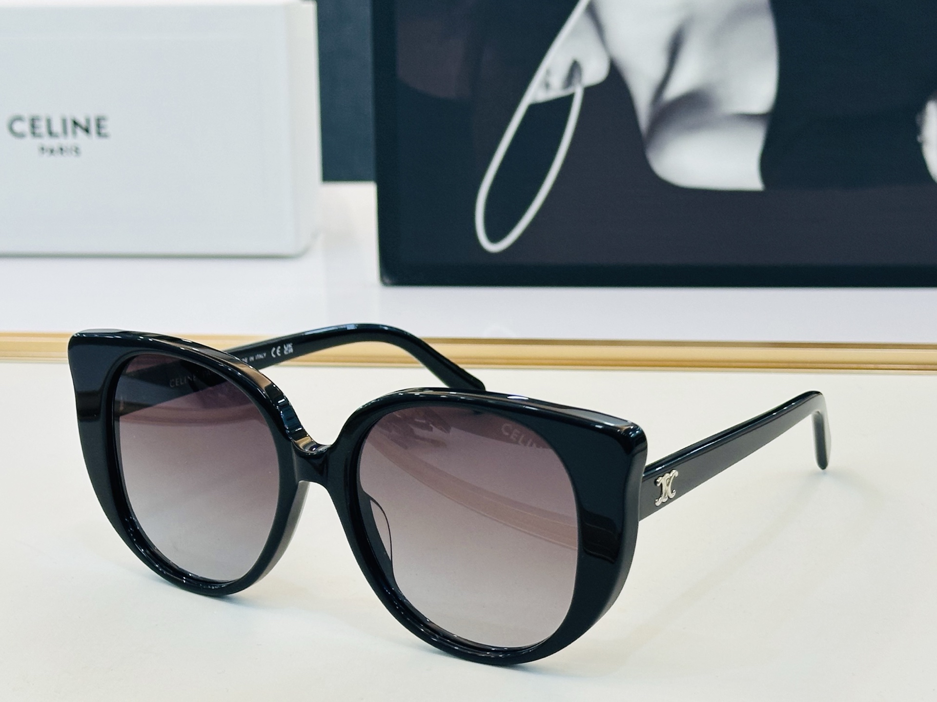 【CELINE】赛琳 CL40358U Size：54口17-145 一直热销的款式 欧美风 光泽度好 质感强  C工艺