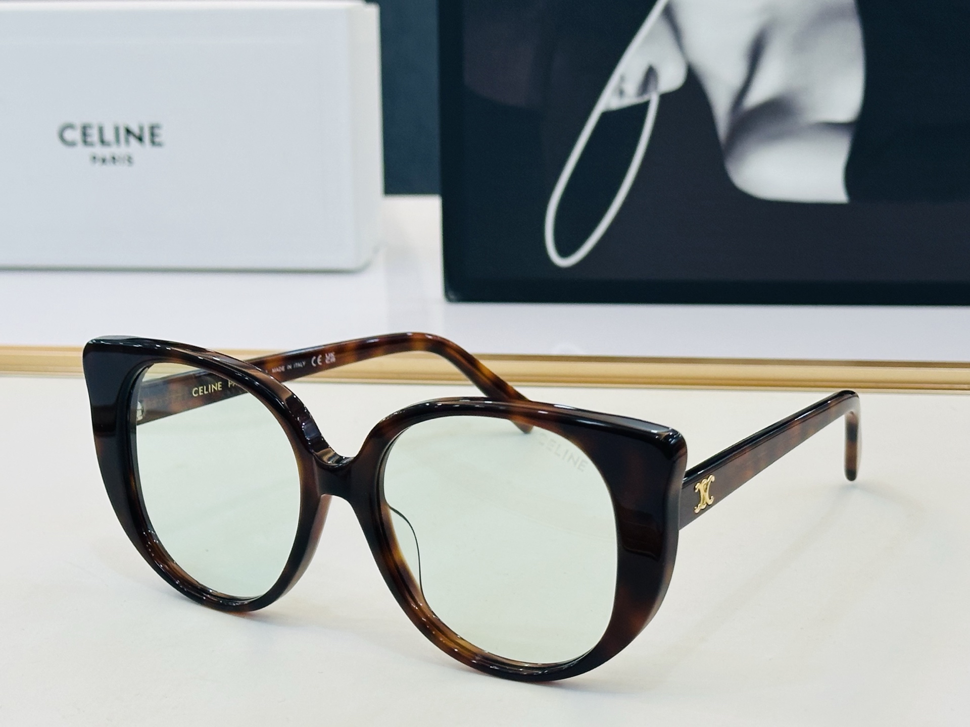 【CELINE】赛琳 CL40358U Size：54口17-145 一直热销的款式 欧美风 光泽度好 质感强  C工艺