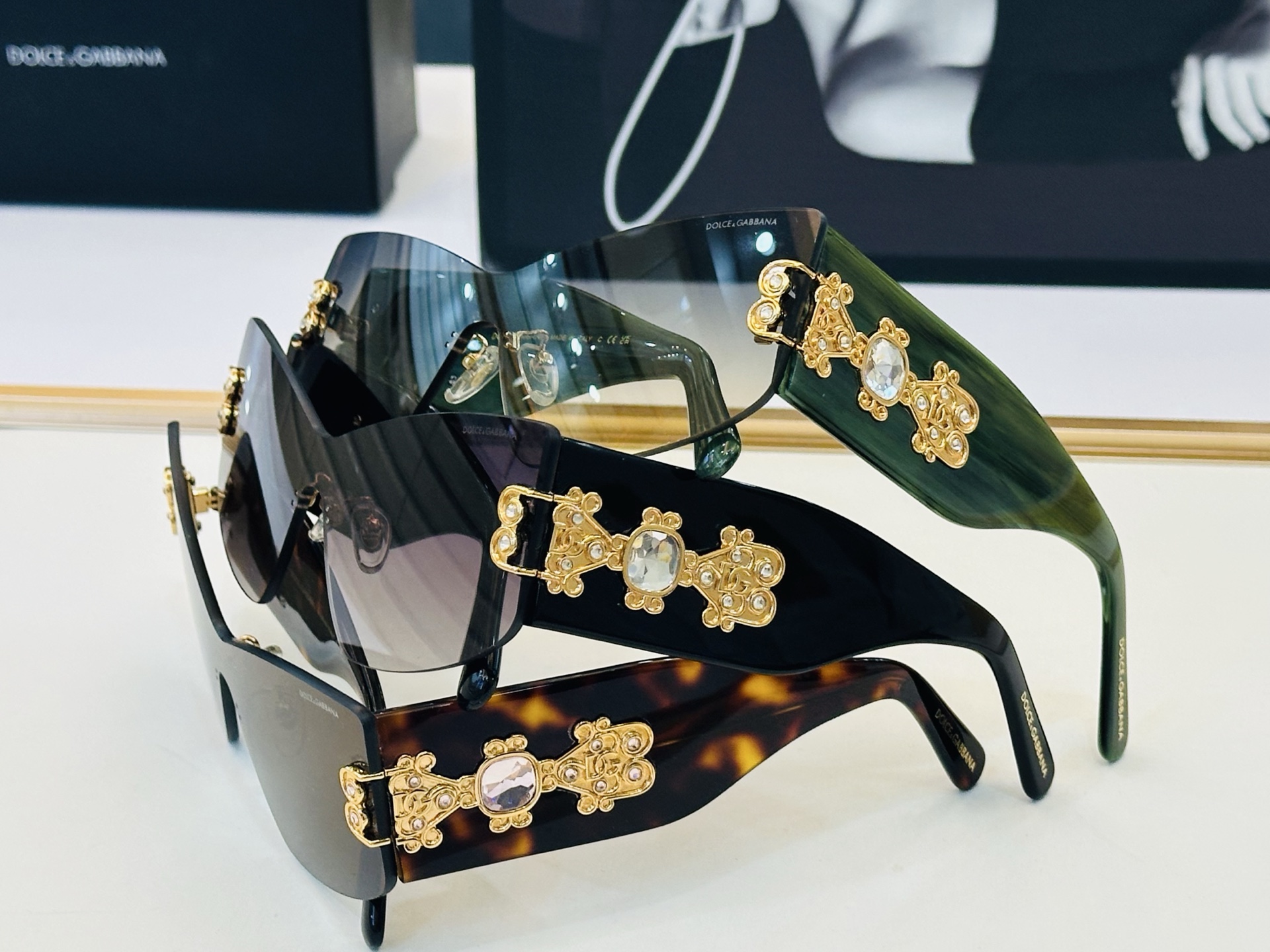 🆕 官网款 🔺DOLCE&GABBAN*🔻杜嘉班*纳新品 DG4526B Size：146口53-145  新颖独特众多