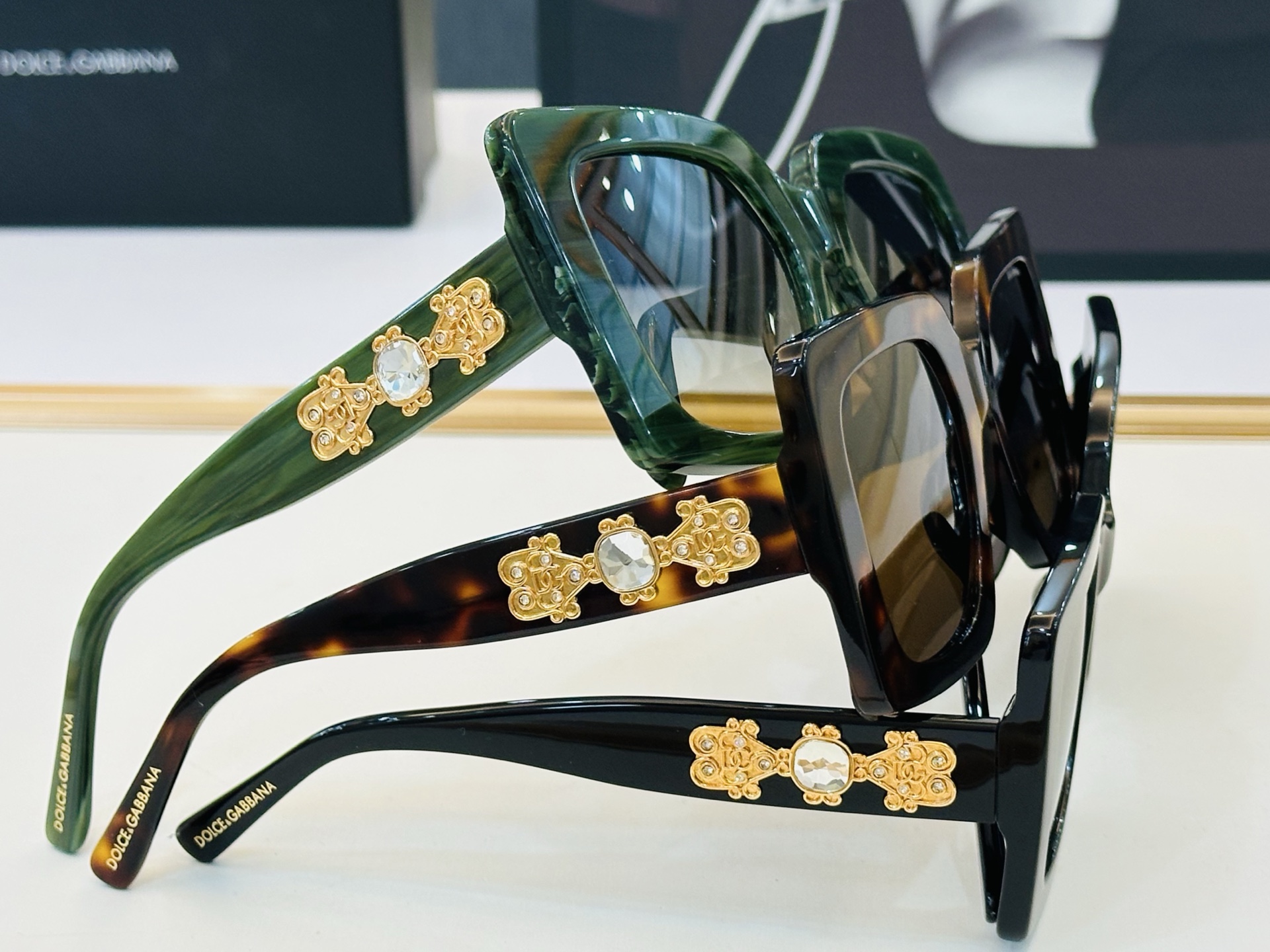 🆕 官网款 🔺DOLCE&GABBAN*🔻杜嘉班*纳新品 DG4525B Size：54口22-145  新颖独特众多颜