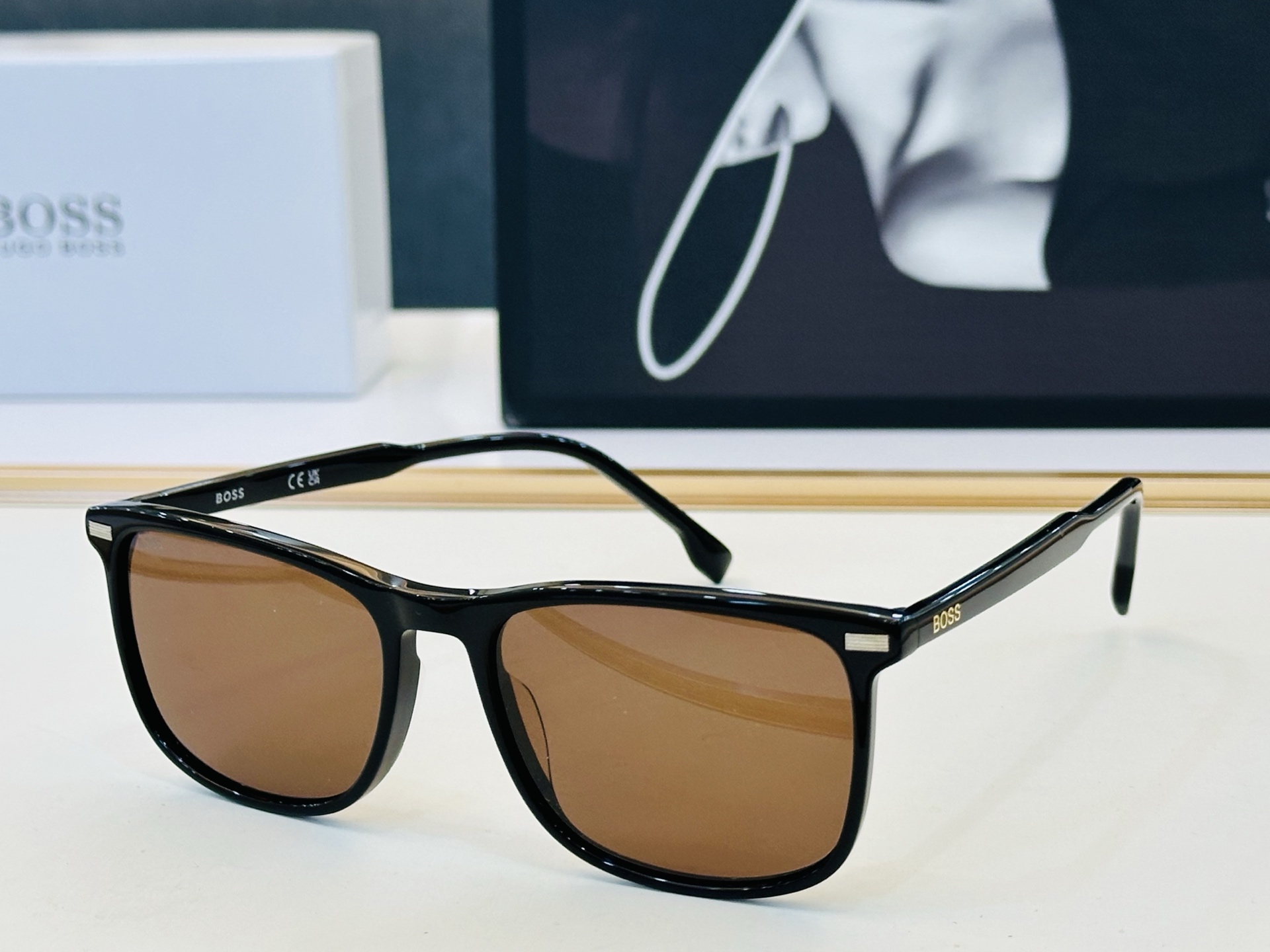 🆕 BOSS 1879/S Size：56口18-150  🕶🕶💋💋👣👣  高品质 不挑脸 经典不过时框型 L品质优良 