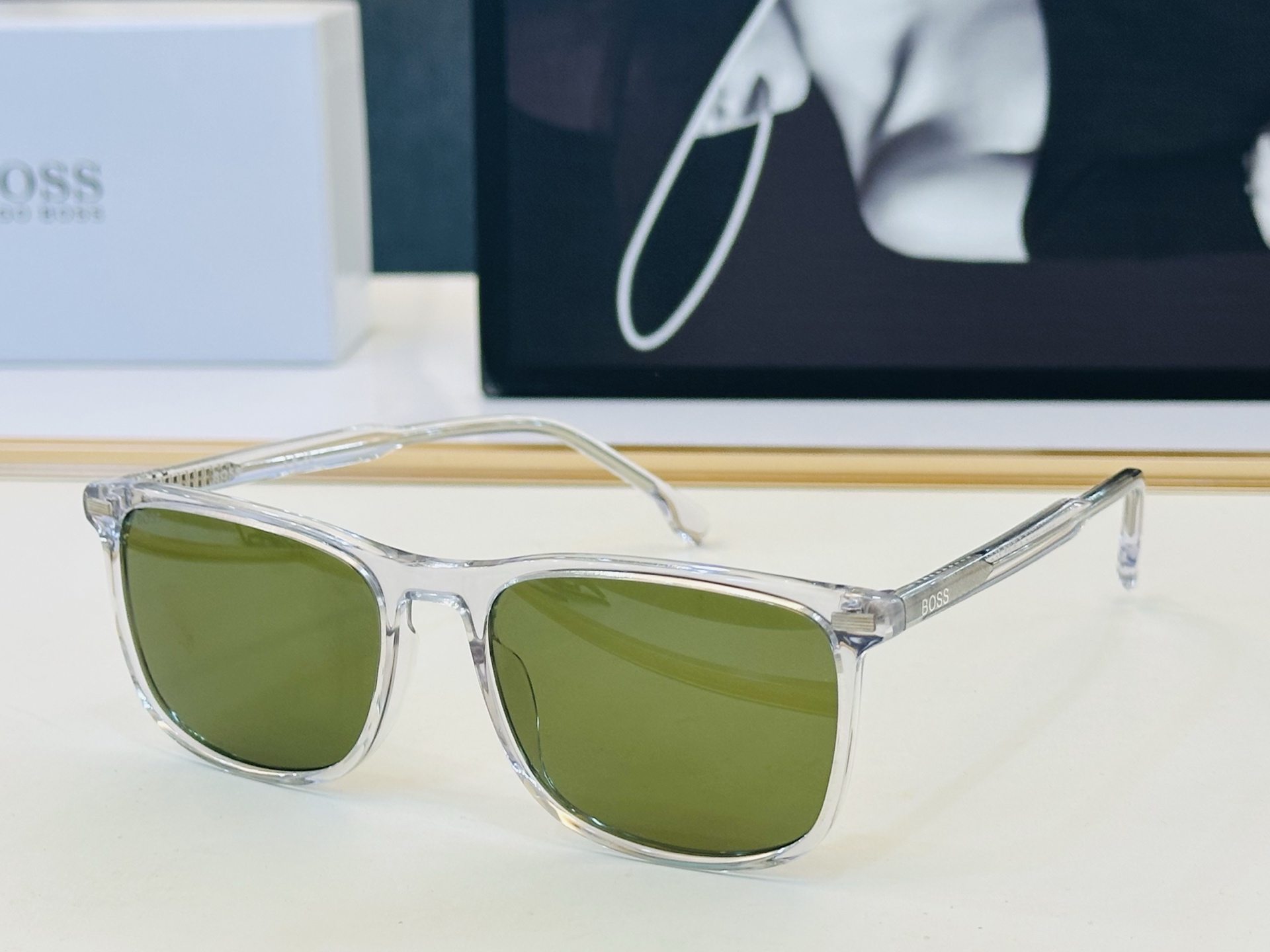 🆕 BOSS 1879/S Size：56口18-150  🕶🕶💋💋👣👣  高品质 不挑脸 经典不过时框型 L品质优良 