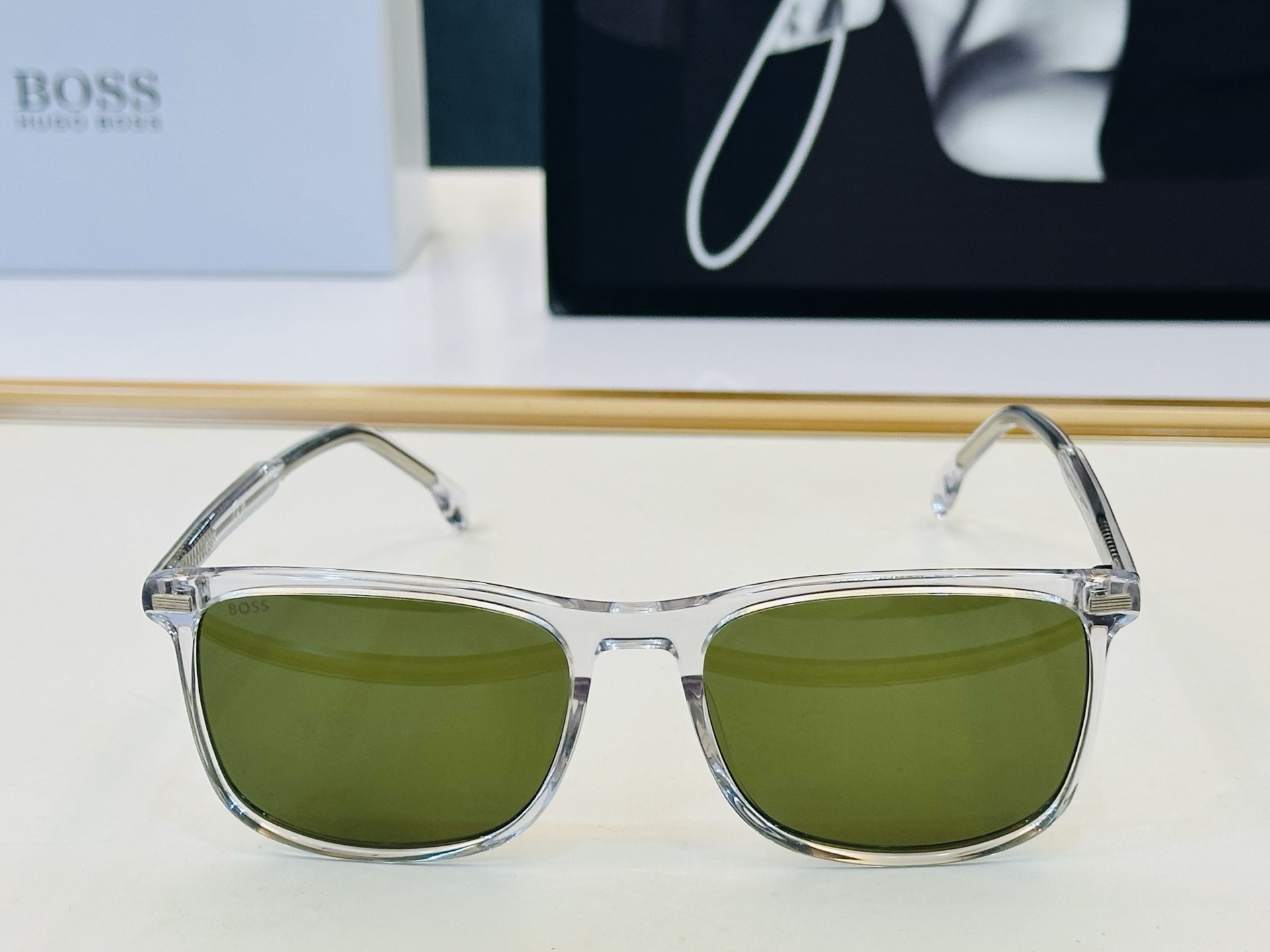 🆕 BOSS 1879/S Size：56口18-150  🕶🕶💋💋👣👣  高品质 不挑脸 经典不过时框型 L品质优良 
