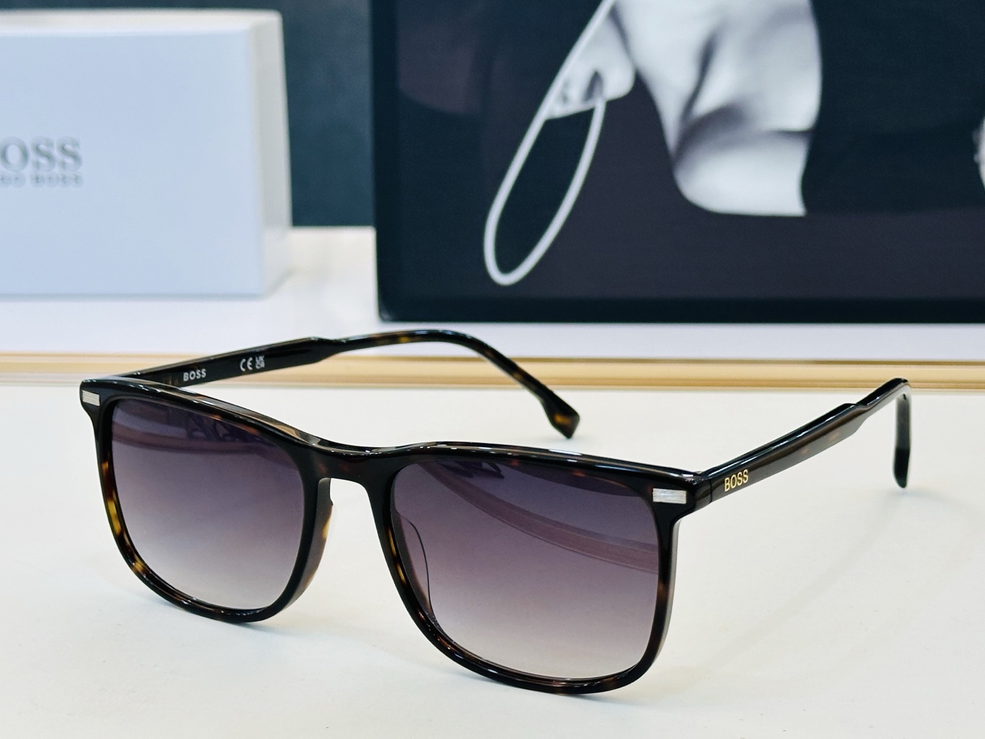 🆕 BOSS 1879/S Size：56口18-150  🕶🕶💋💋👣👣  高品质 不挑脸 经典不过时框型 L品质优良 