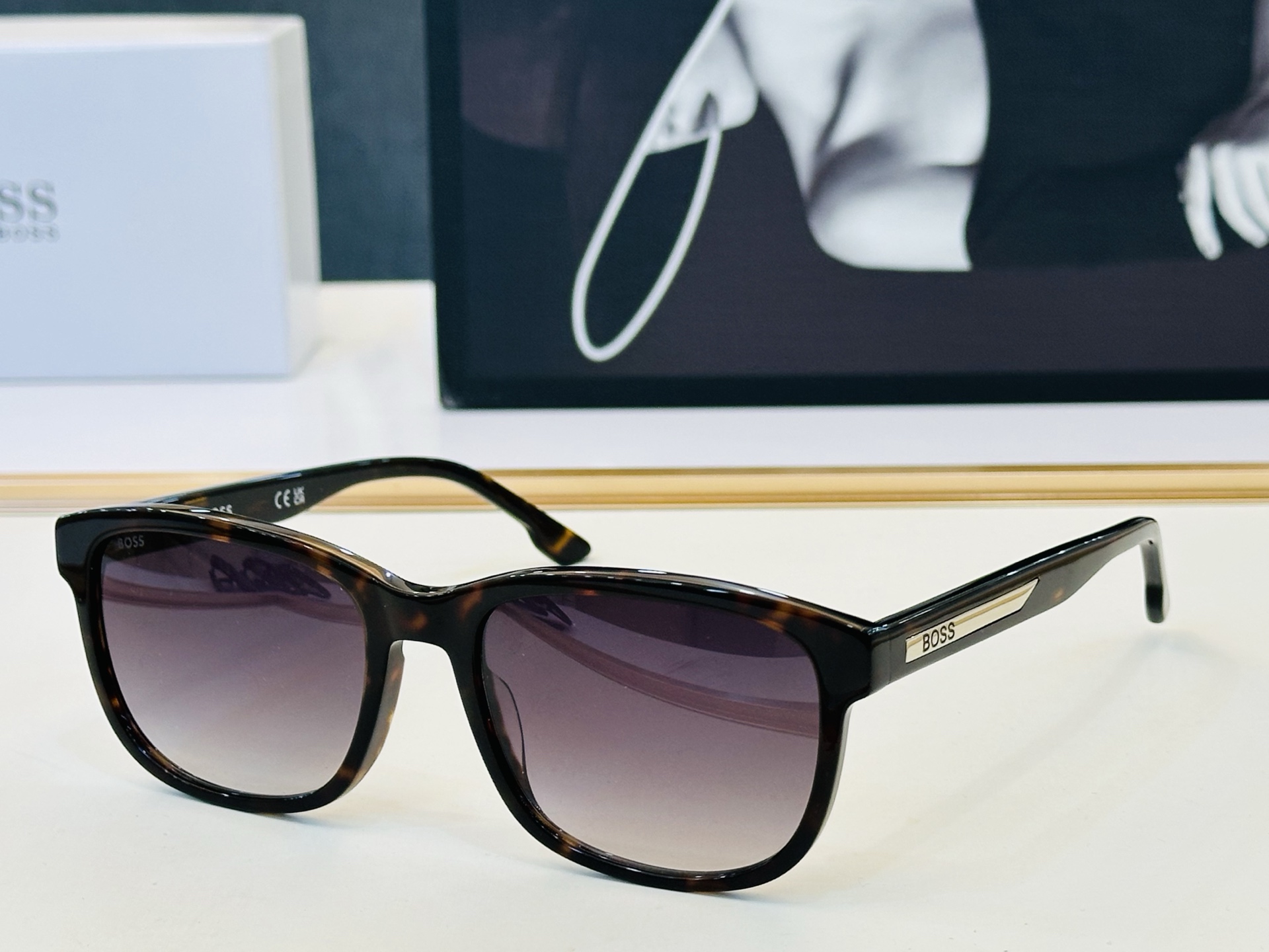 🆕 BOSS 1905/G/S Size：57口19-145 🕶🕶💋💋👣👣  高品质 不挑脸 经典不过时框型 L品质优良