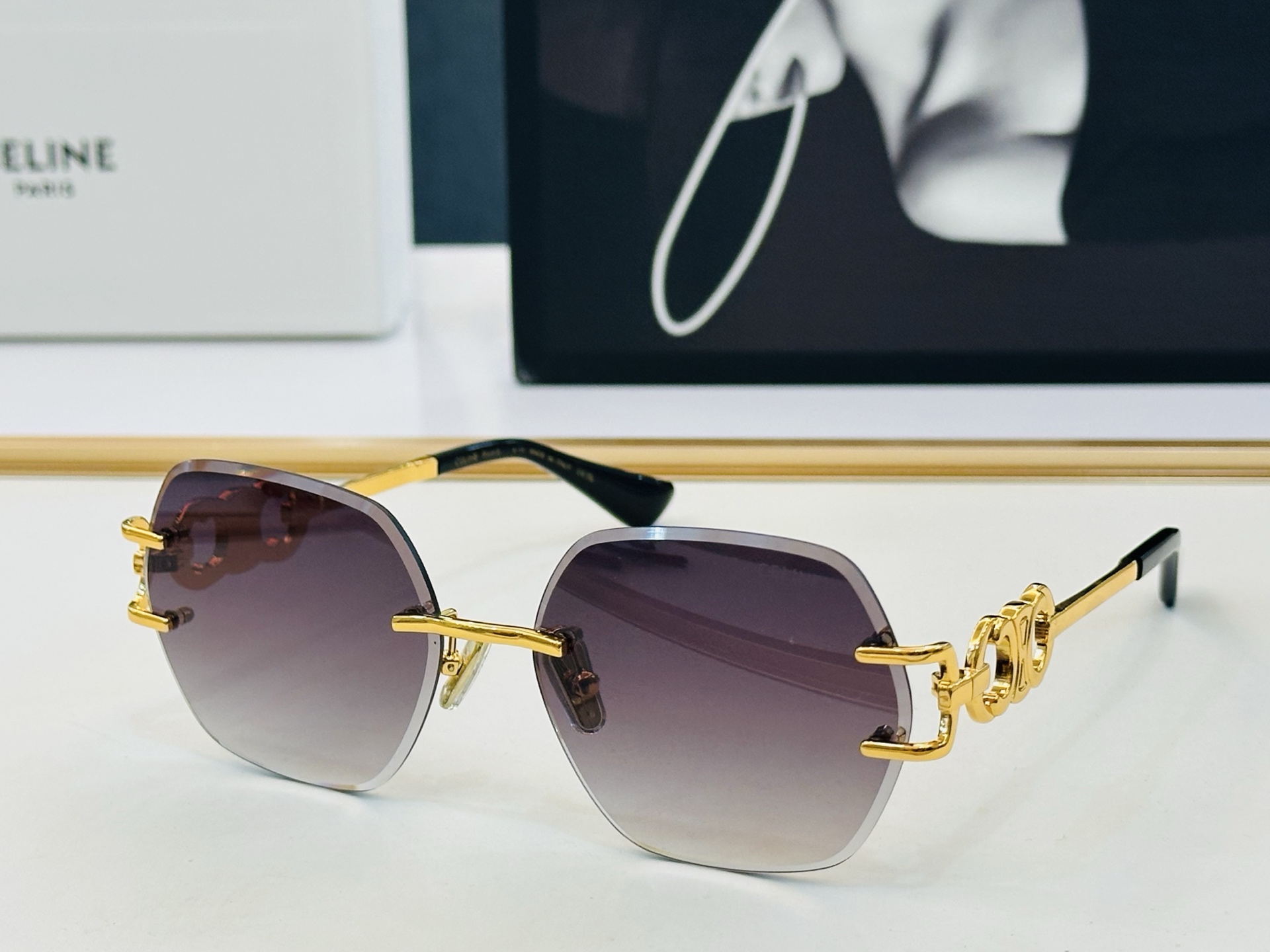 【CELINE】赛琳 CL47398U Size：59口16-143 一直热销的款式 欧美风 光泽度好 质感强  bb工