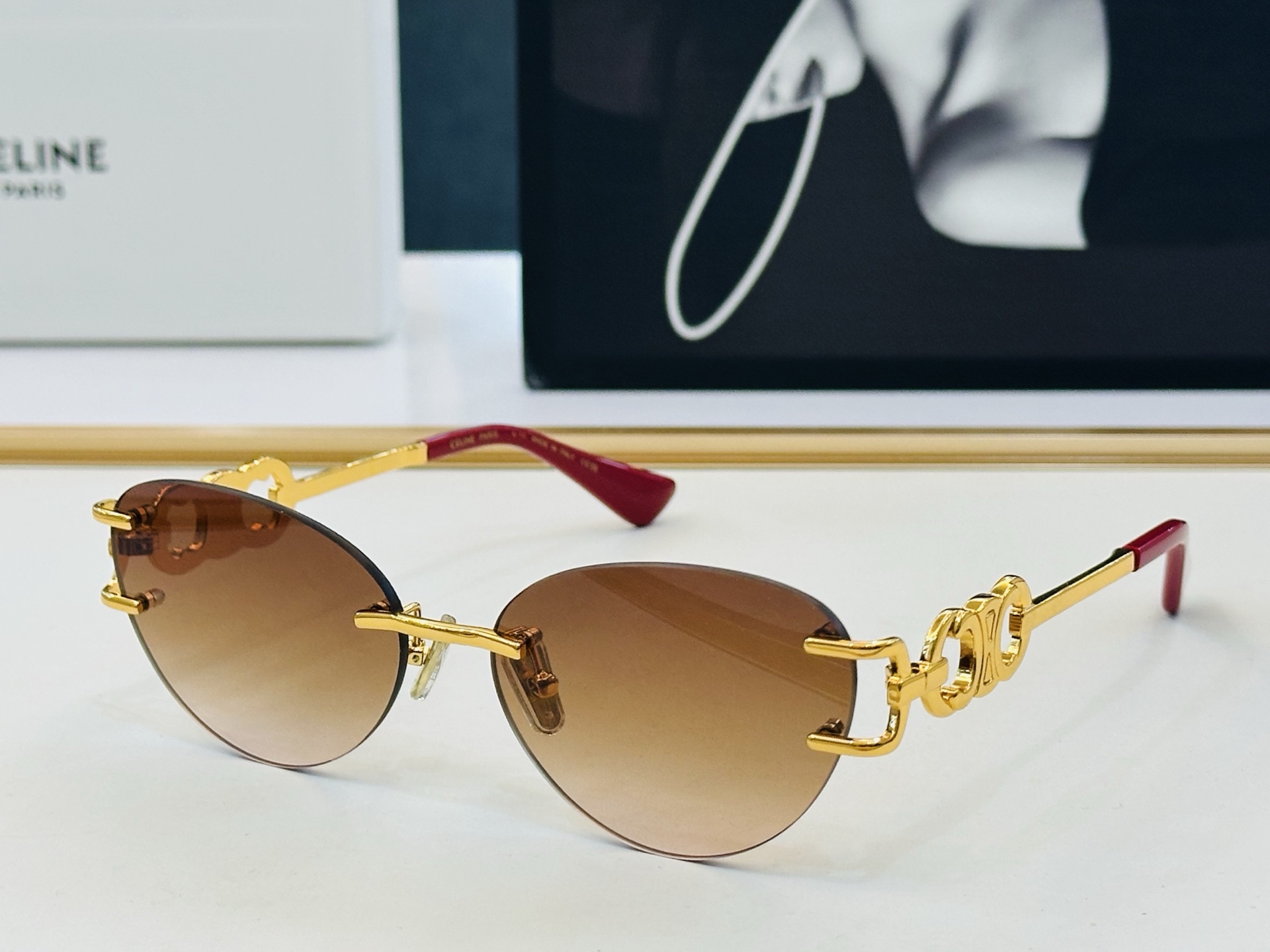 【CELINE】赛琳 CL47399U Size：58口16-143 一直热销的款式 欧美风 光泽度好 质感强  bb工
