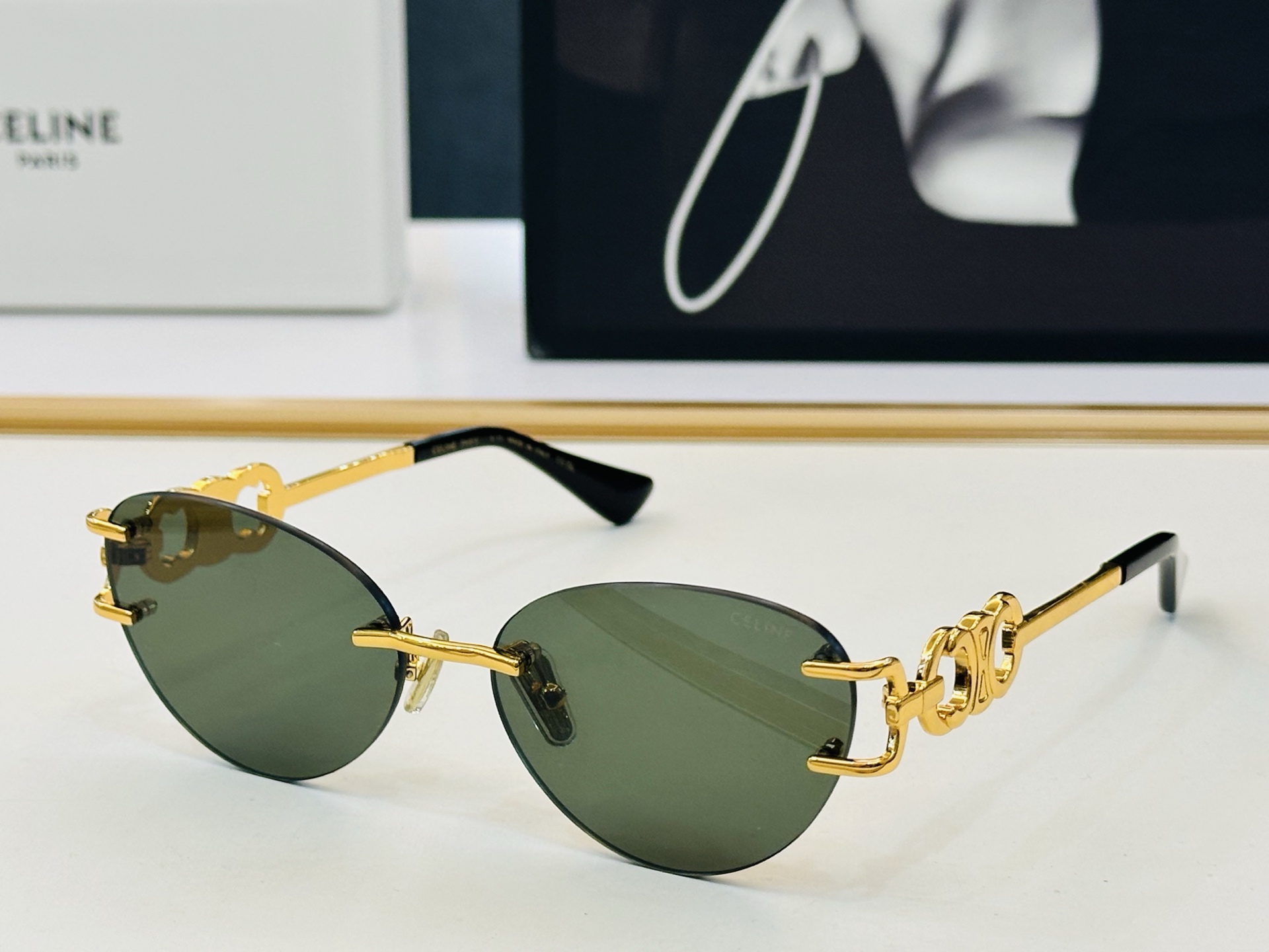 【CELINE】赛琳 CL47399U Size：58口16-143 一直热销的款式 欧美风 光泽度好 质感强  bb工