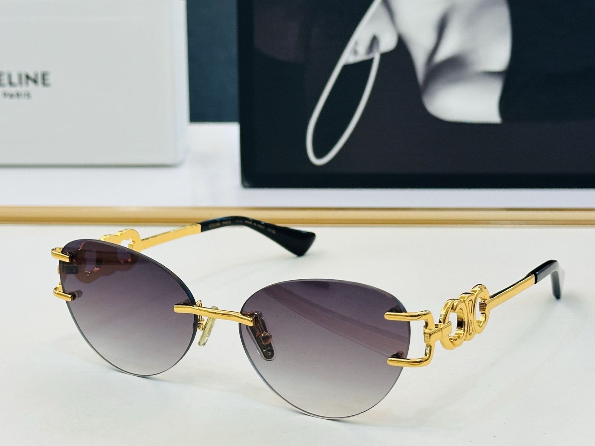 【CELINE】赛琳 CL47399U Size：58口16-143 一直热销的款式 欧美风 光泽度好 质感强  bb工