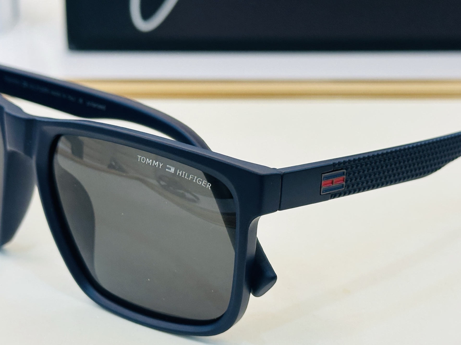 TOMMY HILFIGER 8503 SIZE：55口17-142  YE 简单大气 TR超轻 