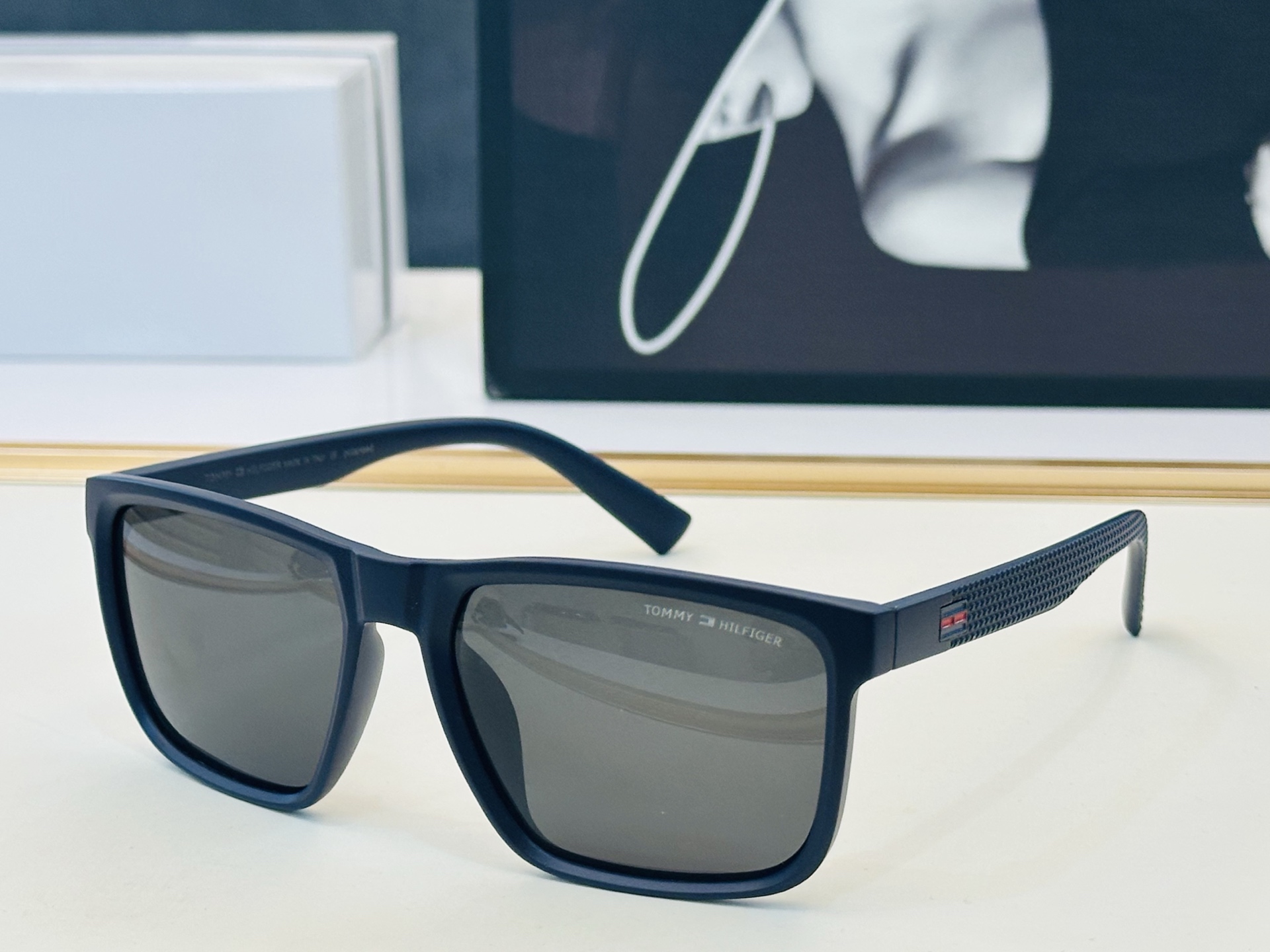 TOMMY HILFIGER 8503 SIZE：55口17-142  YE 简单大气 TR超轻 