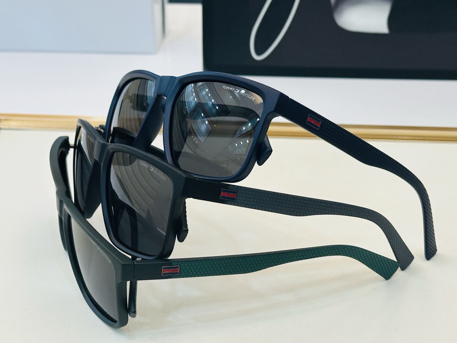 TOMMY HILFIGER 8503 SIZE：55口17-142  YE 简单大气 TR超轻 