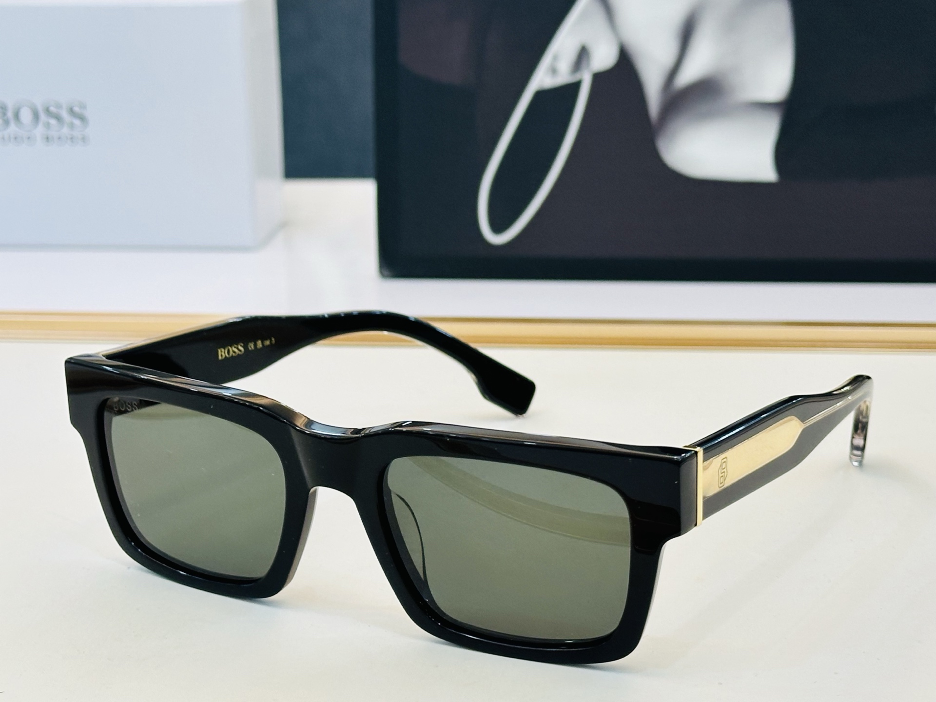 🆕 BOSS 1855/S Size：52口21-145 🕶🕶💋💋👣👣  高品质 不挑脸 经典不过时框型 CC品质优良 