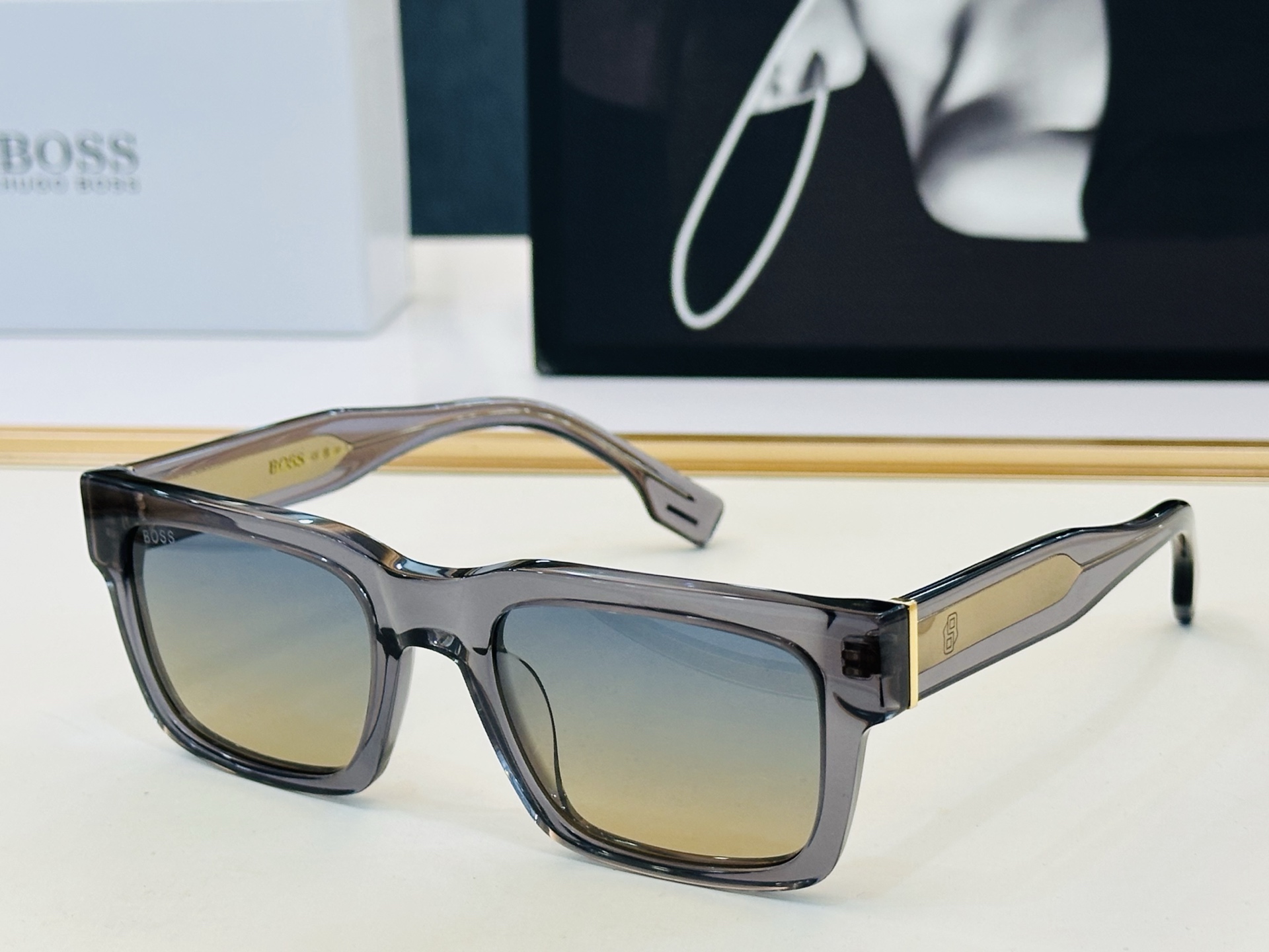 🆕 BOSS 1855/S Size：52口21-145 🕶🕶💋💋👣👣  高品质 不挑脸 经典不过时框型 CC品质优良 