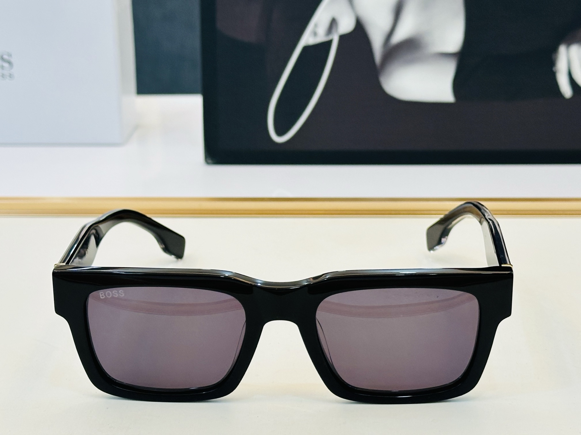 🆕 BOSS 1855/S Size：52口21-145 🕶🕶💋💋👣👣  高品质 不挑脸 经典不过时框型 CC品质优良 
