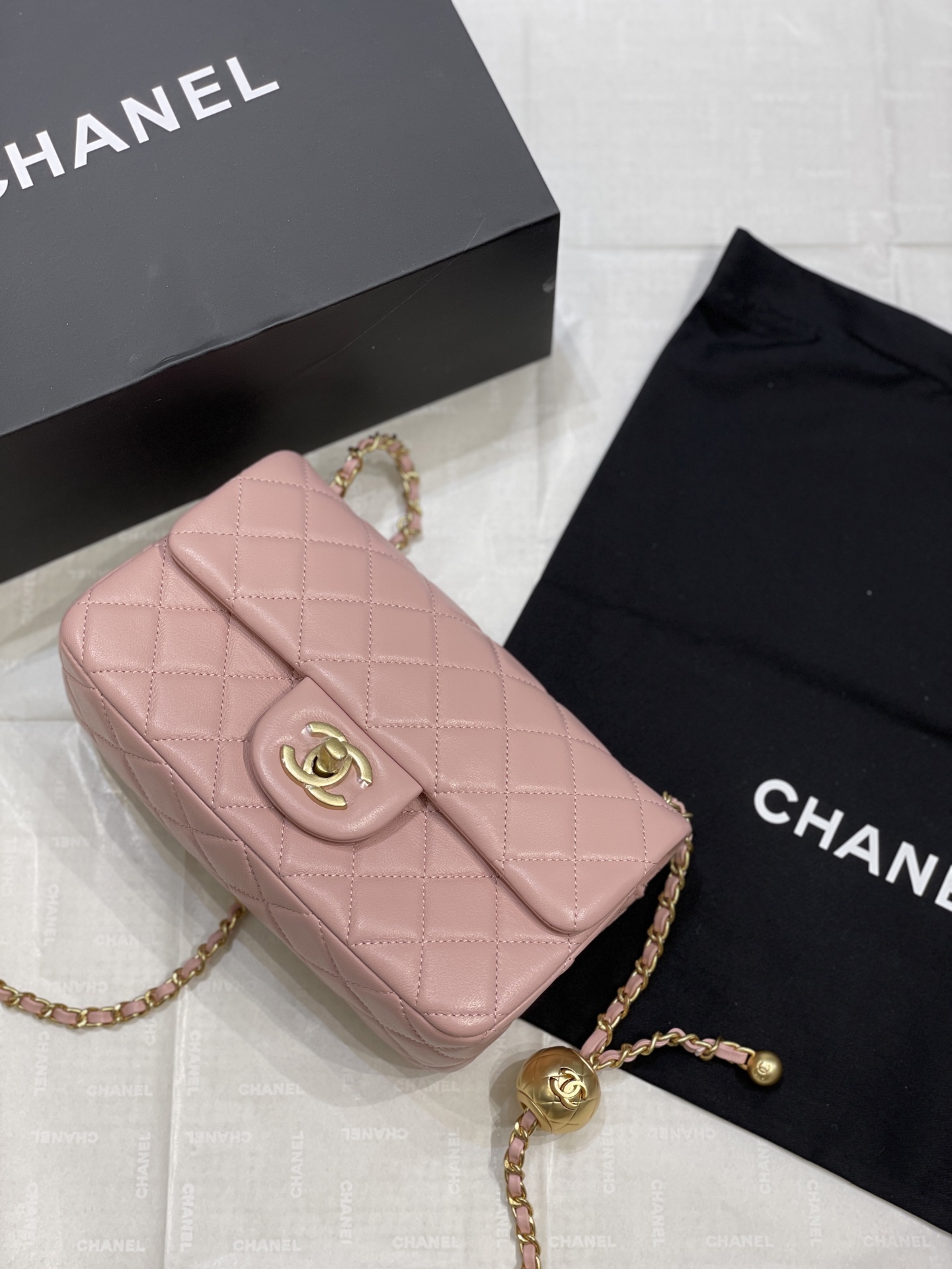 Chanel 升级版大号小金球 口盖羊皮包 这款上身背了之后真的怎么看怎么喜欢