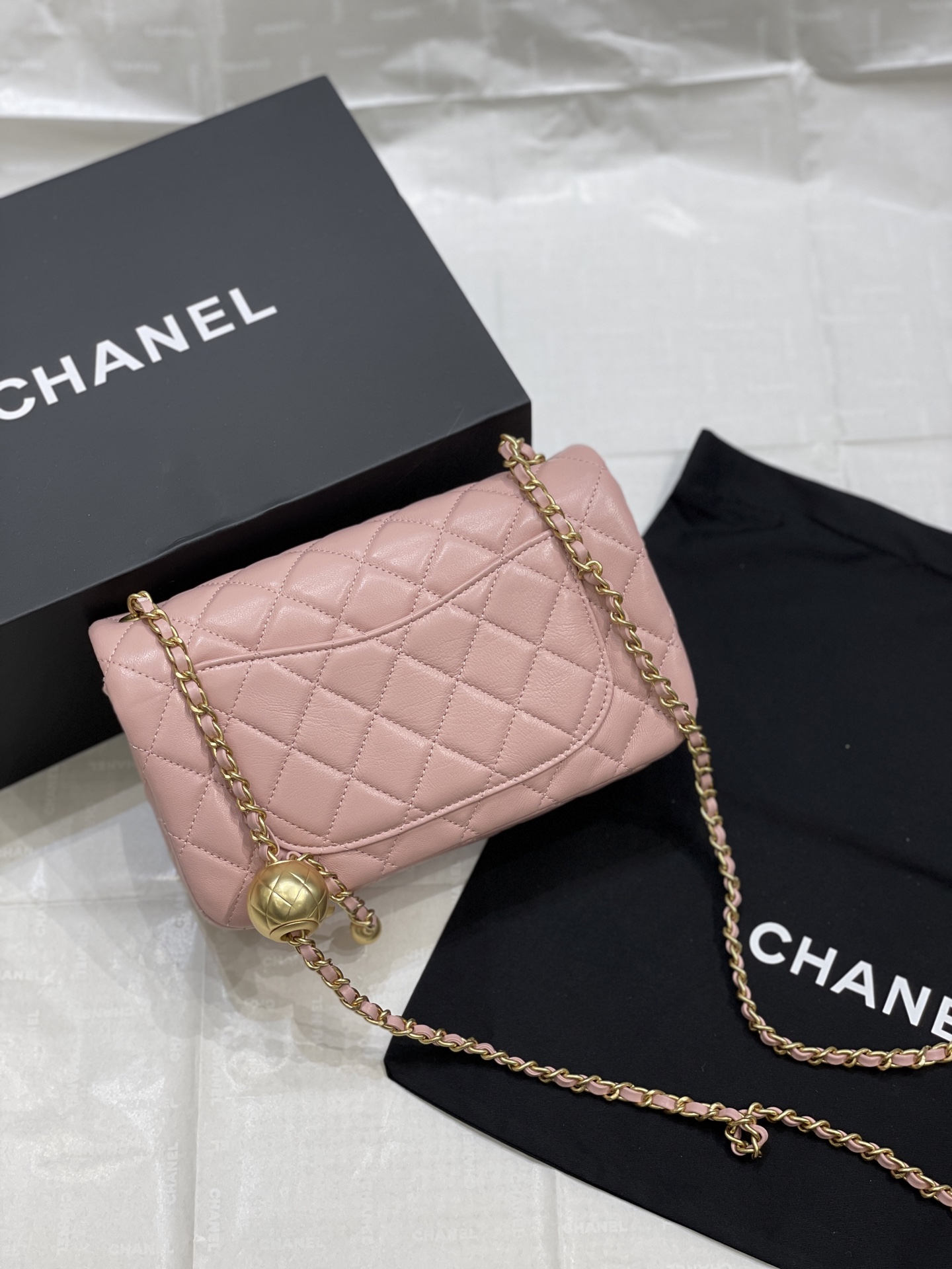 Chanel 升级版大号小金球 口盖羊皮包 这款上身背了之后真的怎么看怎么喜欢