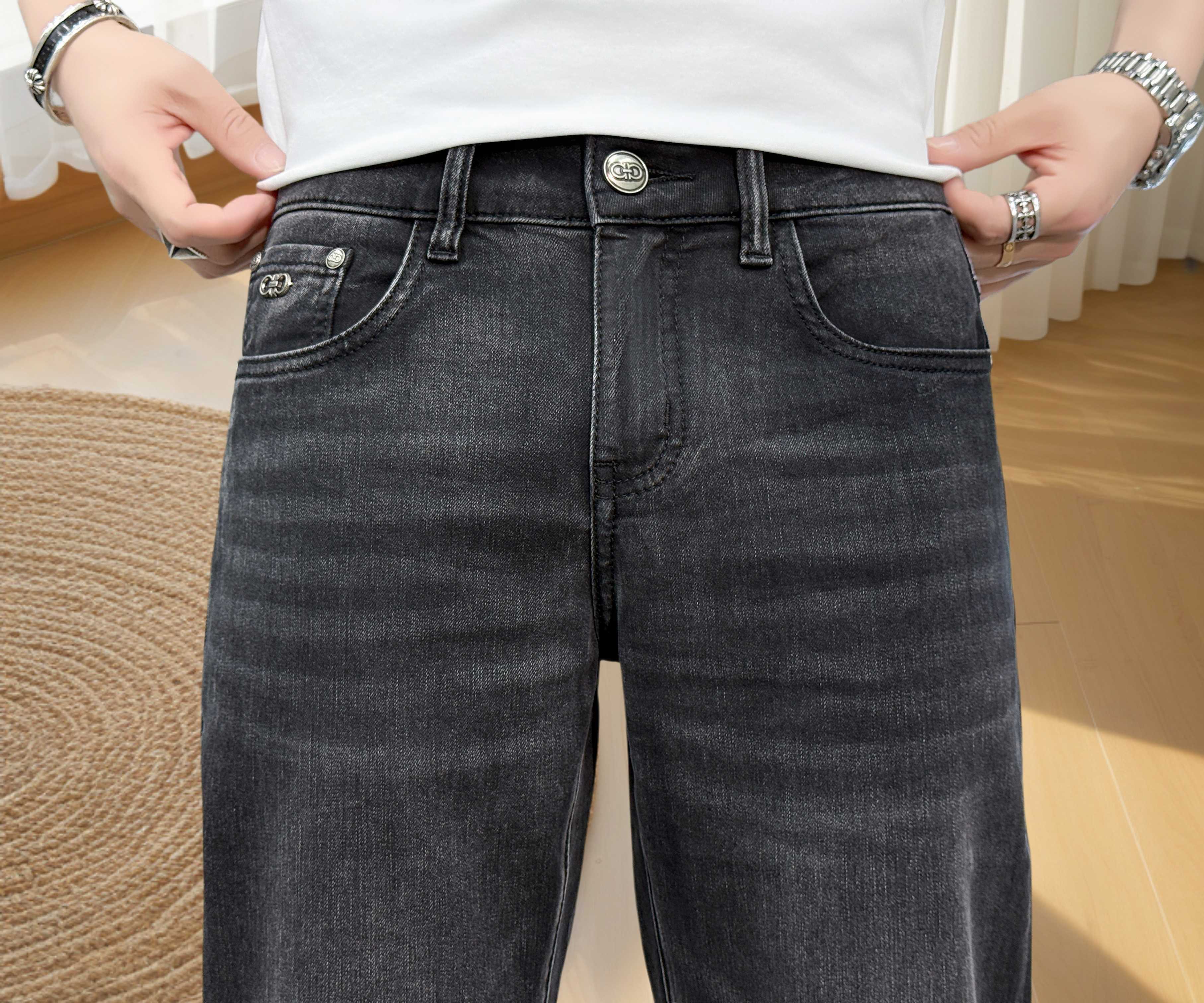 🔥GIVENCHY 纪梵希 26年新款牛仔裤🔥专柜热销款休闲裤 品味与价值共享 身穿着非常舒适 低调不失
