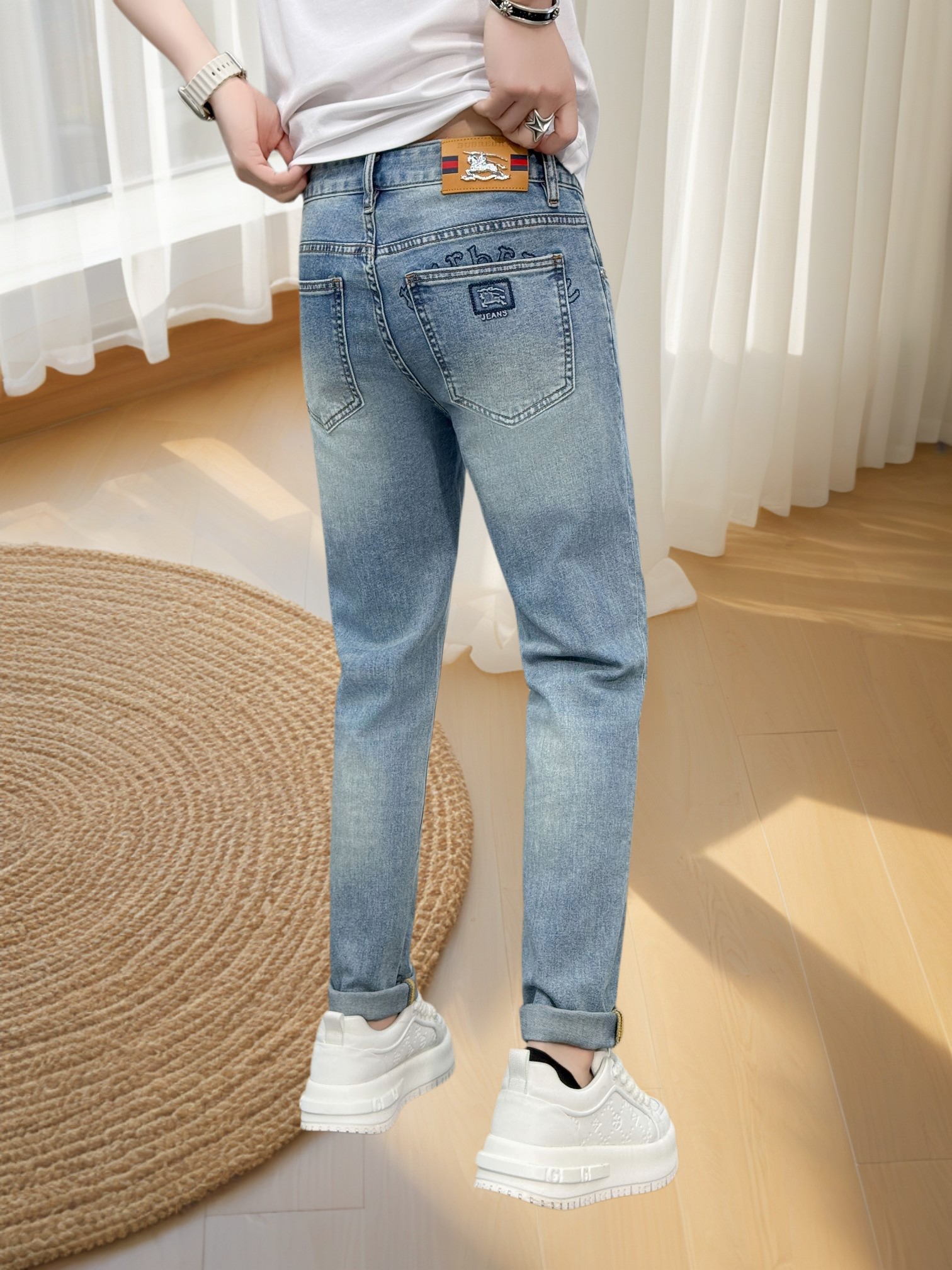 🔥BURBERRY 巴宝莉 26年新款牛仔裤🔥专柜热销款休闲裤 品味与价值共享 身穿着非常舒适 低调不失