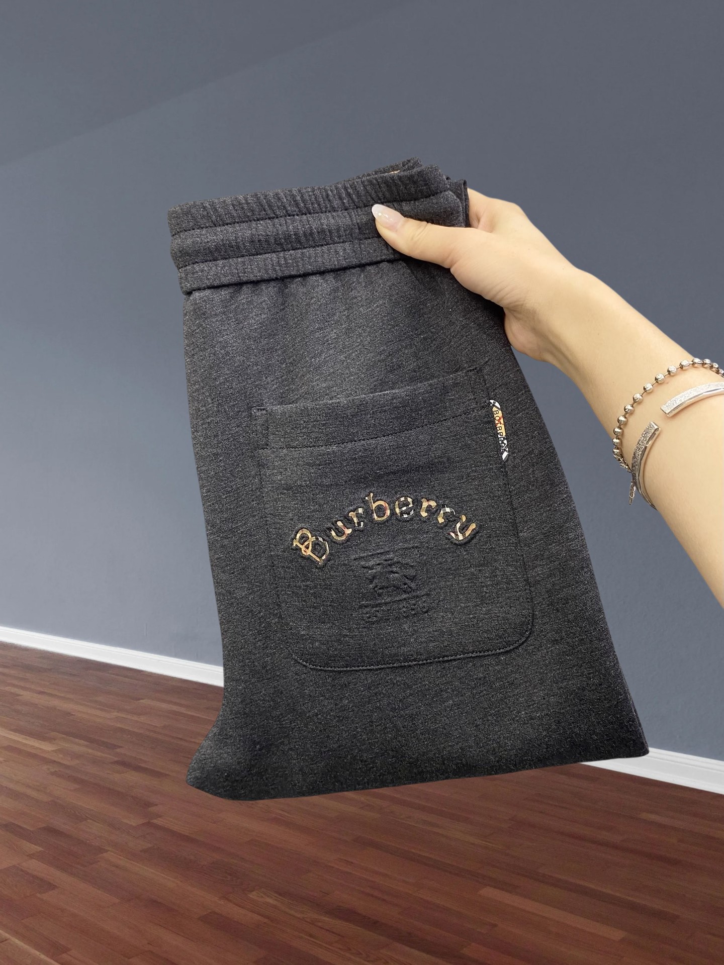 🔥BURBERRY 巴宝莉 26年新品休闲裤🔥专柜热销款 品味与价值共享 身穿着非常舒适 低调不失奢华 