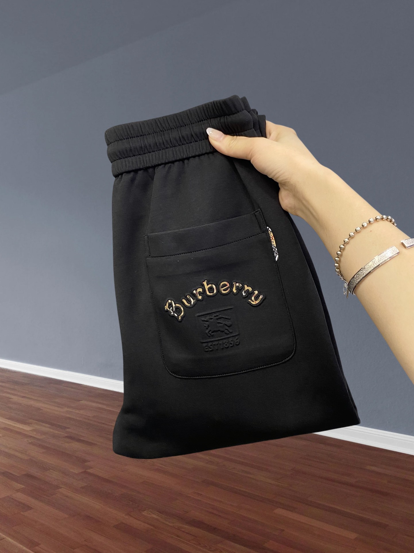 🔥BURBERRY 巴宝莉 26年新品休闲裤🔥专柜热销款 品味与价值共享 身穿着非常舒适 低调不失奢华 