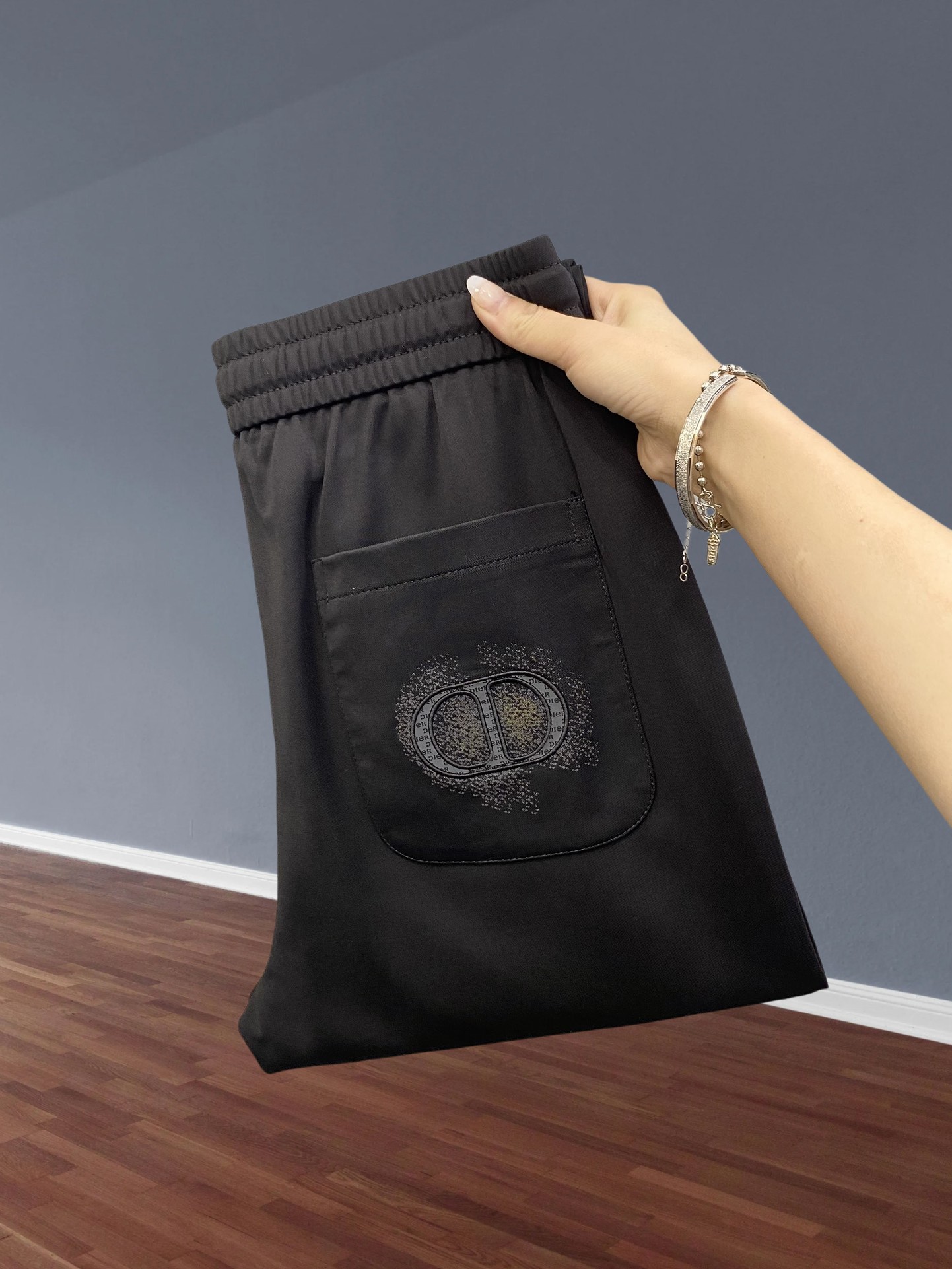 🔥DIOR 迪奥 26年新品休闲裤🔥专柜热销款 品味与价值共享 身穿着非常舒适 低调不失奢华 穿出去非常