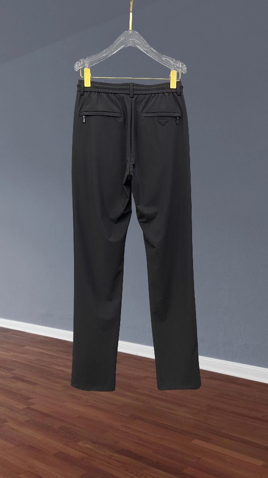 🔥PRADA 普拉达 26年新品休闲裤🔥专柜热销款 品味与价值共享 身穿着非常舒适 低调不失奢华 穿出去