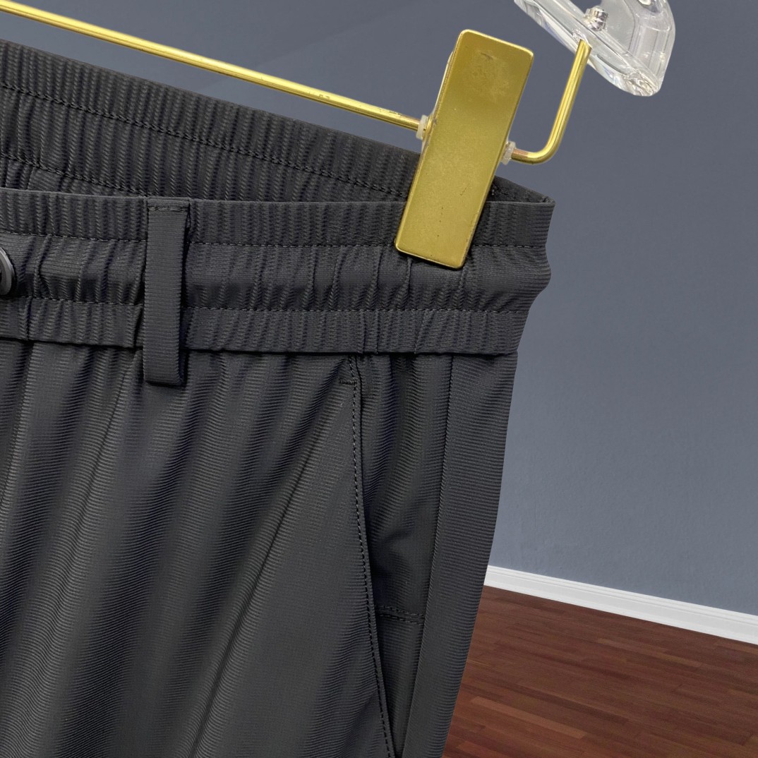 🔥PRADA 普拉达 26年新品休闲裤🔥专柜热销款 品味与价值共享 身穿着非常舒适 低调不失奢华 穿出去