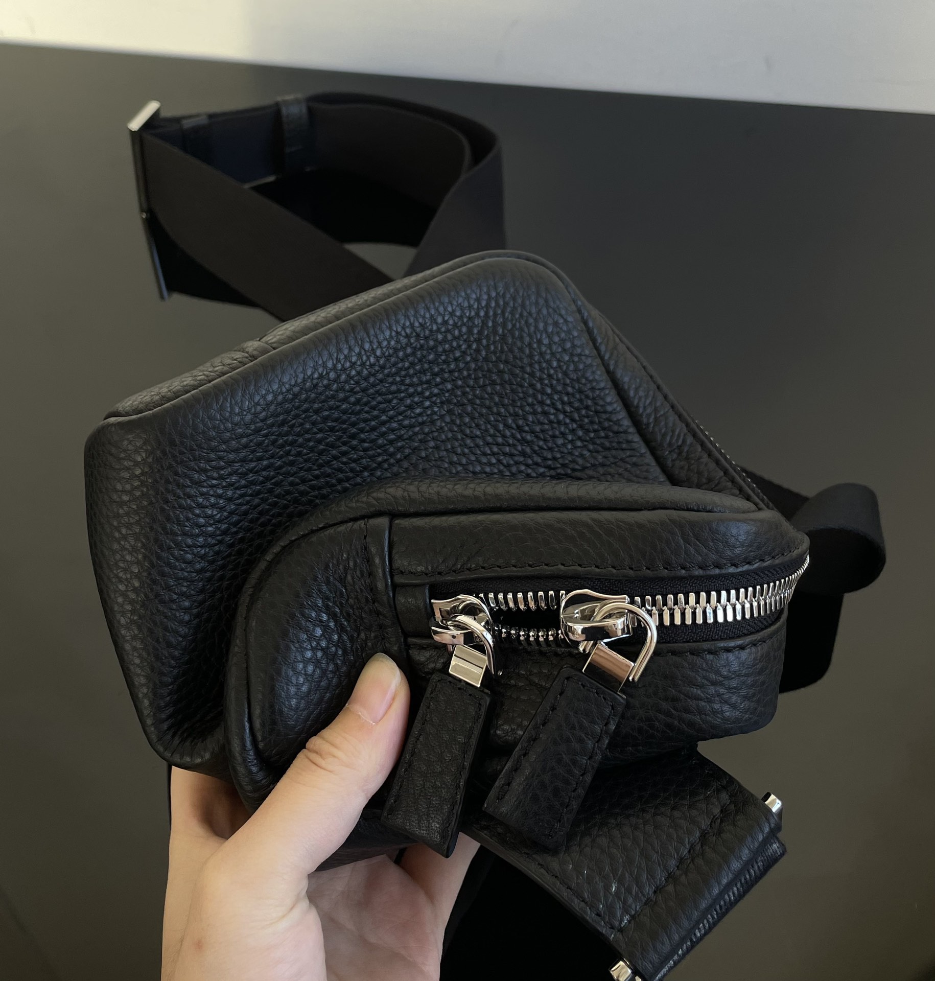 Prada This leather feels like deerskin when you first touch it, mainly because it is so soft and comfortable, and it is very comfortable to hold