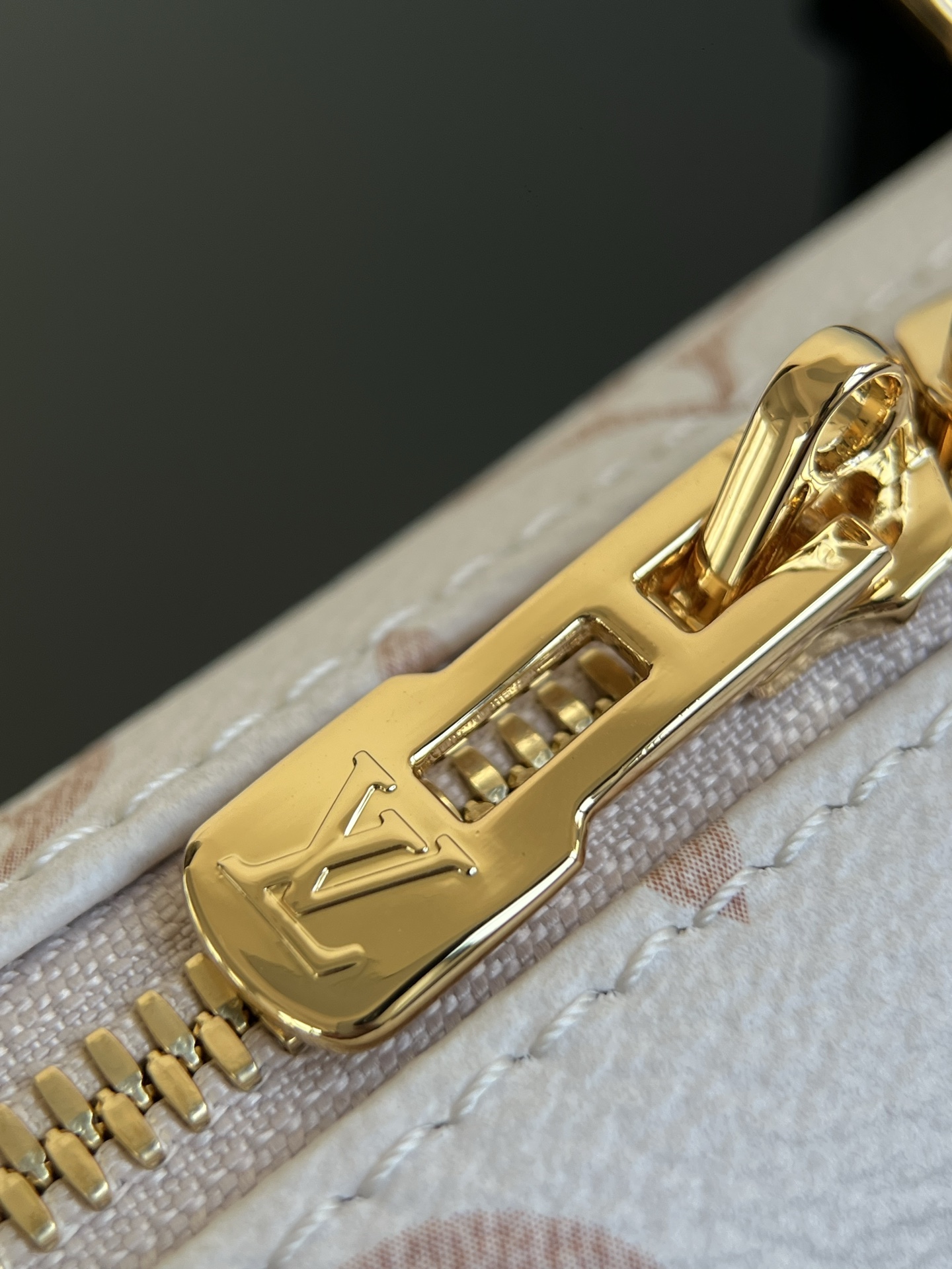 _dfV9sro68MUj1l_9o4Jxa0E1Uix22AFb9lfT21Q