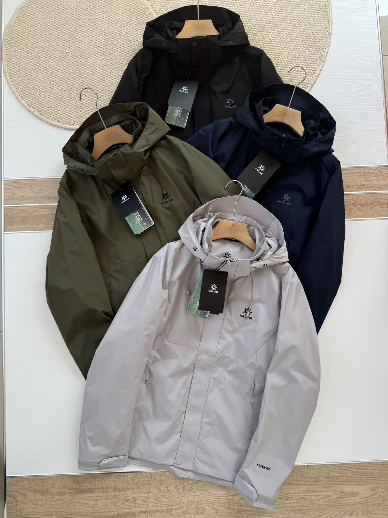 Kailas Men's Windproof Waterproof Breathable Hiking Jacket: Lightweight and Packable