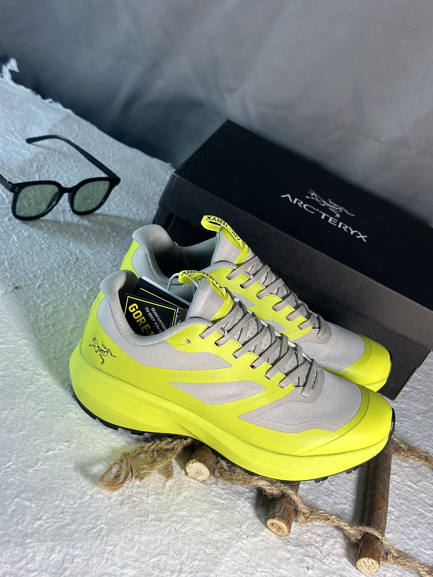 NO:272125,Archaeoptera bird LD3 fluorescent green Difference on the market version The only correct version 1. The upper is made of GRO-TEXT waterproof material, waterproof IPX6 2. Heel Zhejiang Lark embroidery, NORAVN LD3 letters Italian imported machine laser 3. Imported foam high-density insole, EVA cushioned midsole 4. Vibram wear-resistant serrated TPU outsole Size 36 37 38 39 40 40.5 41 42 42.5 43 44 45,arc'teryx19860909始祖鸟 LD3 荧光绿  区别市面版本 唯一正确版本 1. 鞋面采用GRO-TEXT防水材质,防水级别IPX6 2.侧后跟浙江百灵鸟刺绣,NORAVN LD3 字母 意大利进口机器激光 3.进口发泡高密度鞋垫,EVA缓震中底 4.Vibram耐磨锯齿TPU大底 尺码36 37 38 39 40 40.5 41 42 42.5 43 44 45,arc'teryx,Men's shoes