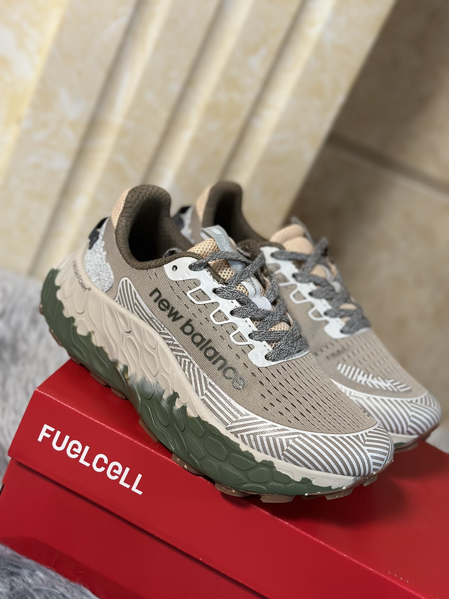 NO:271590,New Balance More Trail V3 Beige provides excellent cushioning with Fresh Foam X midsole, paired with Vibram MegaGrip outsole for excellent grip, combined with lightweight breathable mesh and reinforcement design, perfectly adapts to complex off-road terrain and helps conquer every journey. Size 36-45 (including half size),19860909New Balance More Trail V3 米黄色 以Fresh Foam X中底提供卓越缓震,搭配Vibram MegaGrip外底实现出色抓地力,结合轻量透气网布与加固设计,完美适应复杂越野地形,助力征服每一段旅程. 尺码36-45（含半码）,,Men's shoes