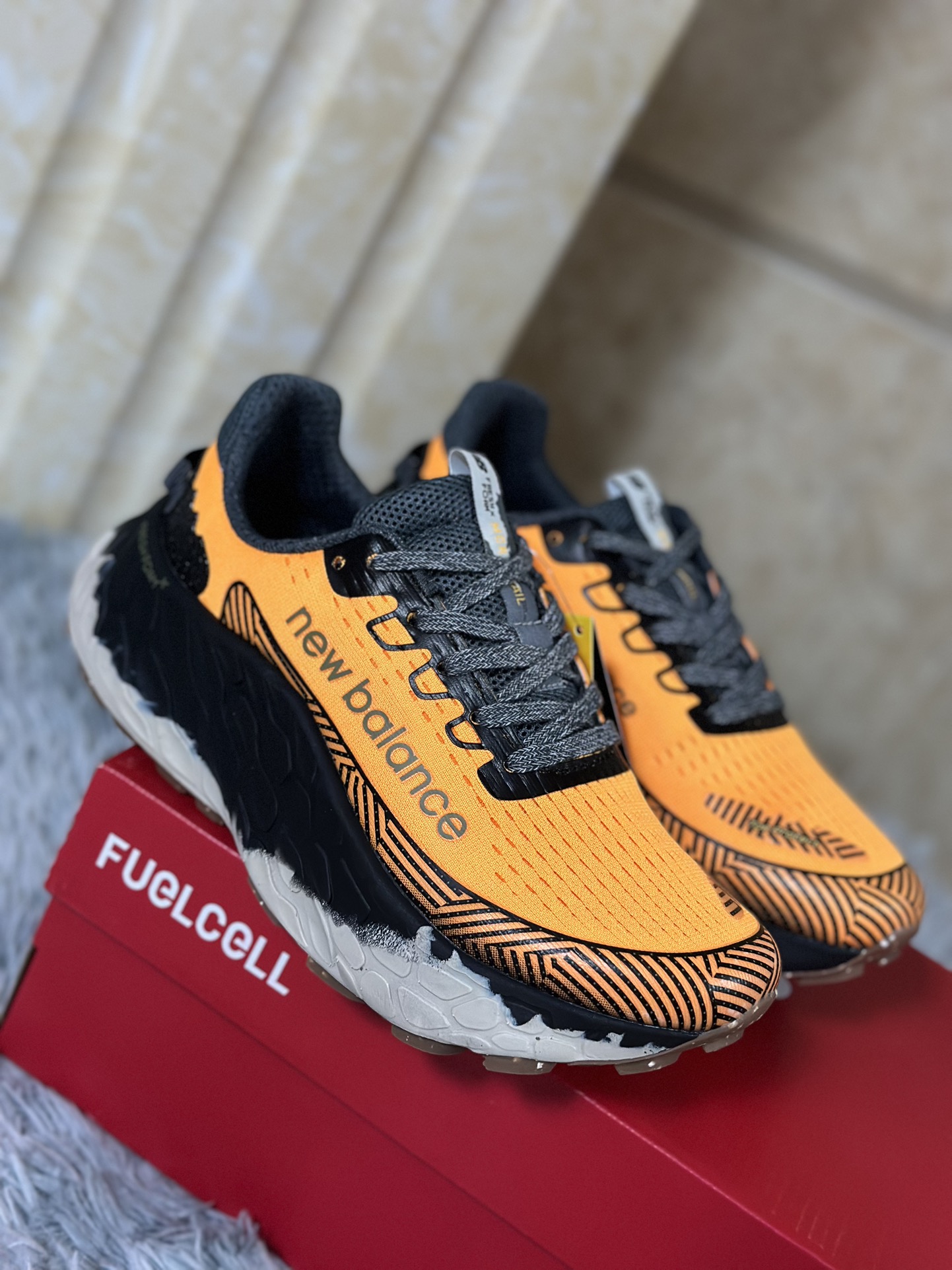 NO:271582,New Balance More Trail V3 Yellow Orange provides excellent cushioning with Fresh Foam X midsole, paired with Vibram MegaGrip outsole for excellent grip, combined with lightweight breathable mesh and reinforcement design, perfectly adapts to complex off-road terrain and helps conquer every journey. Size 36-45 (including half size),19860909New Balance More Trail V3 黄橙 以Fresh Foam X中底提供卓越缓震,搭配Vibram MegaGrip外底实现出色抓地力,结合轻量透气网布与加固设计,完美适应复杂越野地形,助力征服每一段旅程. 尺码36-45（含半码）,,Men's shoes