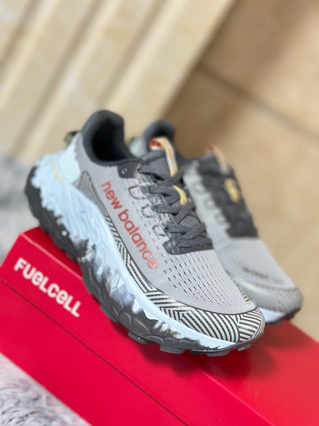 NO:271594,New Balance More Trail V3 gray and white Fresh Foam X midsole provides excellent cushioning, paired with Vibram MegaGrip outsole to achieve excellent grip, combined with lightweight breathable mesh and reinforcement design, perfectly adapt to complex off-road terrain and help conquer every journey. Size 36-45 (including half size),19860909New Balance More Trail V3 灰白 以Fresh Foam X中底提供卓越缓震,搭配Vibram MegaGrip外底实现出色抓地力,结合轻量透气网布与加固设计,完美适应复杂越野地形,助力征服每一段旅程. 尺码36-45（含半码）,,Men's shoes