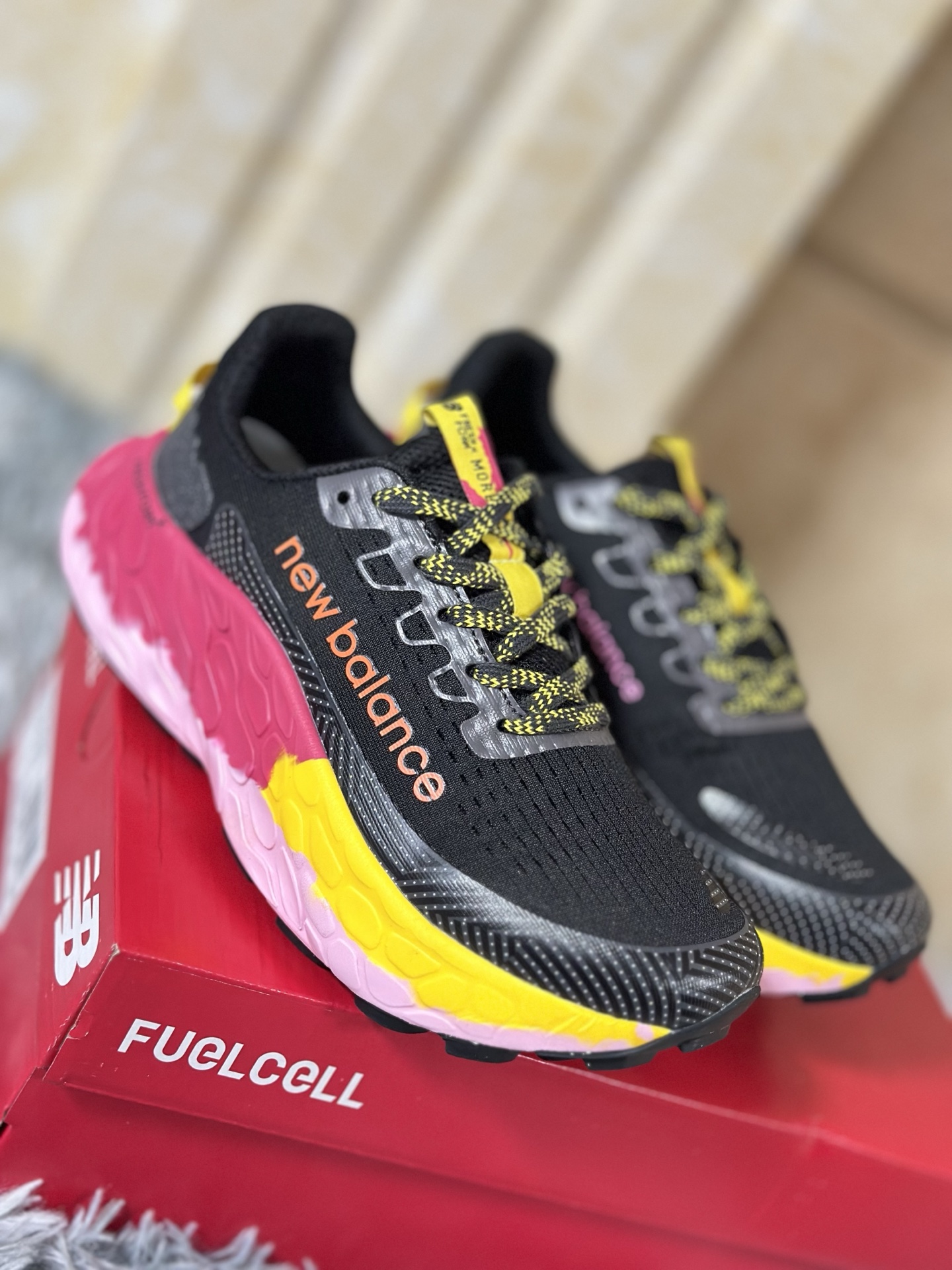 NO:271598,The external net is popular. New Balance More Trail V3 provides excellent cushioning with the Fresh Foam X midsole, and the Vibram MegaGrip outsole achieves excellent grip. It combines lightweight breathable mesh and reinforcement design to perfectly adapt to complex off-road terrain and help conquer every journey. Size 36-45 (including half size),19860909外网火爆 New Balance More Trail V3 以Fresh Foam X中底提供卓越缓震,搭配Vibram MegaGrip外底实现出色抓地力,结合轻量透气网布与加固设计,完美适应复杂越野地形,助力征服每一段旅程. 尺码36-45（含半码）,,Men's shoes