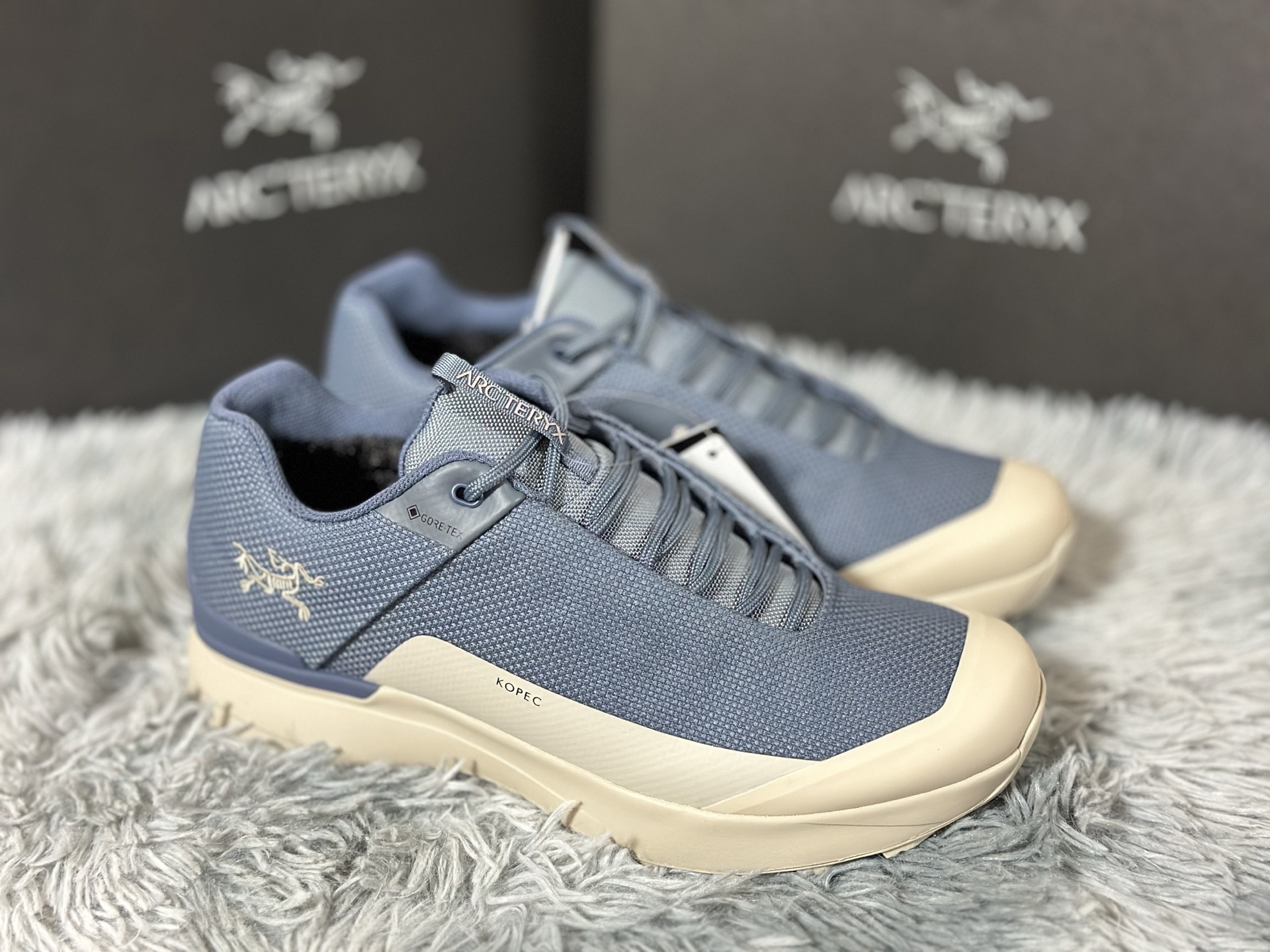 NO:275288,Bird's new color Haze blue KP embroidery Size 39-45 KP Shenniao hand-embroidery Non-print Non-stick embroidery Original shoe original box matching Electronic data mold opening Achieve the highest market restoration ratio, jil sander19860909鸟家新色 雾霾蓝 KP 刺绣  尺码39-45 KP 神鸟手工刺绣 非印花 非贴刺绣 原鞋原盒匹配 电子数据开模 实现市面还原度比最高,,jil sander,Men's shoes