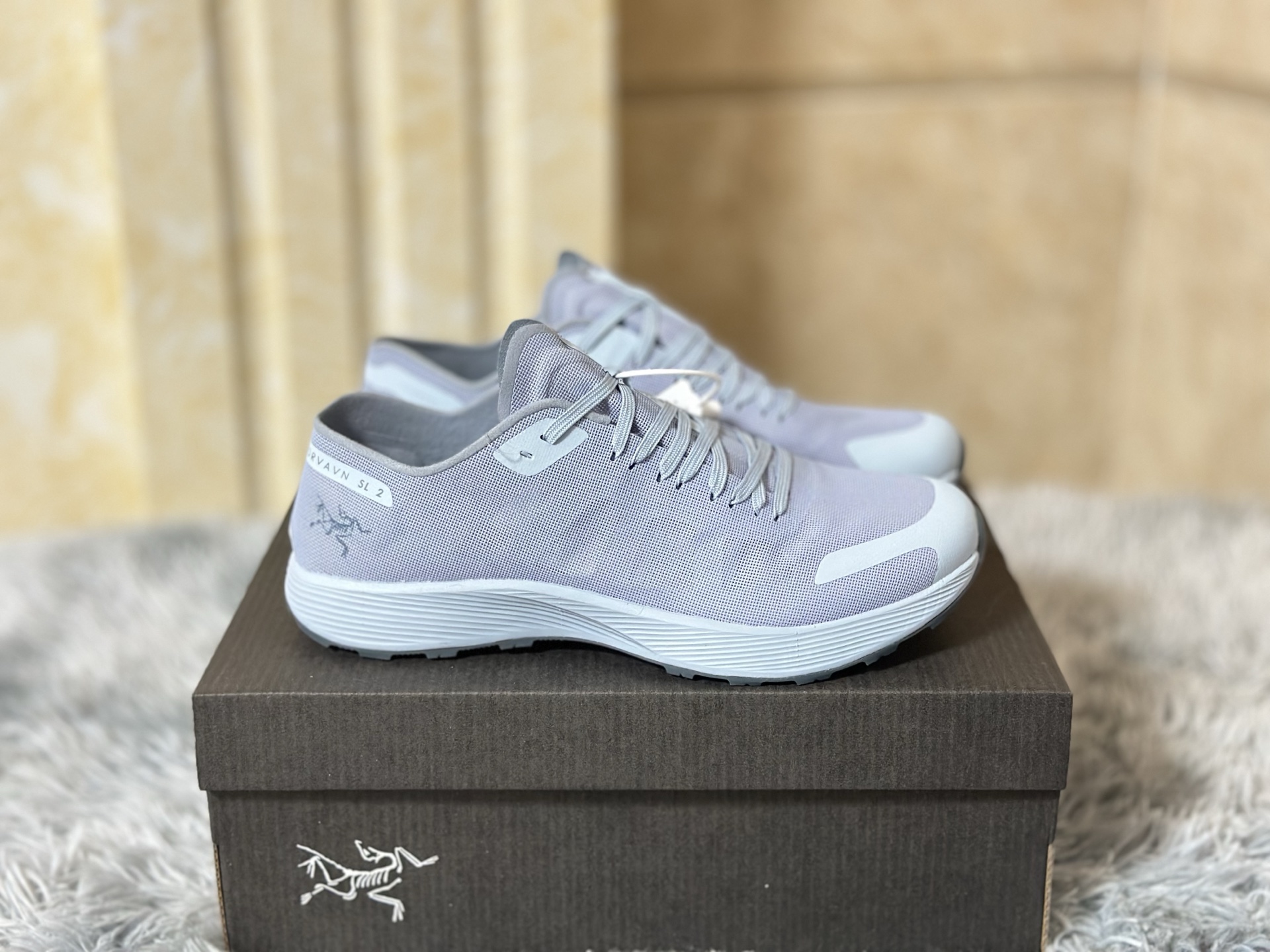 NO:345718,[Bird's Norvan SL 2 GTX] Lightweight racing, no burden on the mountain and wild!  Size 39-45 **GORE-TEX waterproof membrane** Full protection of heavy rain streams, dry, moist and unsmooth feet **Vibram Megagrip wetlands anti-slip sole** Steep slope wet stones are as stable as rocks, grip enhancement 40 **Arc'teryx lightweight technology**Only weigh only 240g (men's size 42), ASCEND shoe tongue fits the arch, cross-country running mountain is about to break the wind and run without burden!  jil sander19860909【鸟家 Norvan SL 2 GTX】轻量竞速,山野疾行无负担！ 尺码 39-45 **GORE-TEX防水膜**暴雨溪流全防护,干爽透湿不闷脚  **Vibram Megagrip湿地止滑大底**陡坡湿石稳如磐,抓地力提升40  **Arc'teryx轻量科技**单只仅重240g（男款42码）,ASCEND鞋舌贴合足弓  越野跑山一触即发,破风疾行无负担！,,jil sander,Men's shoes