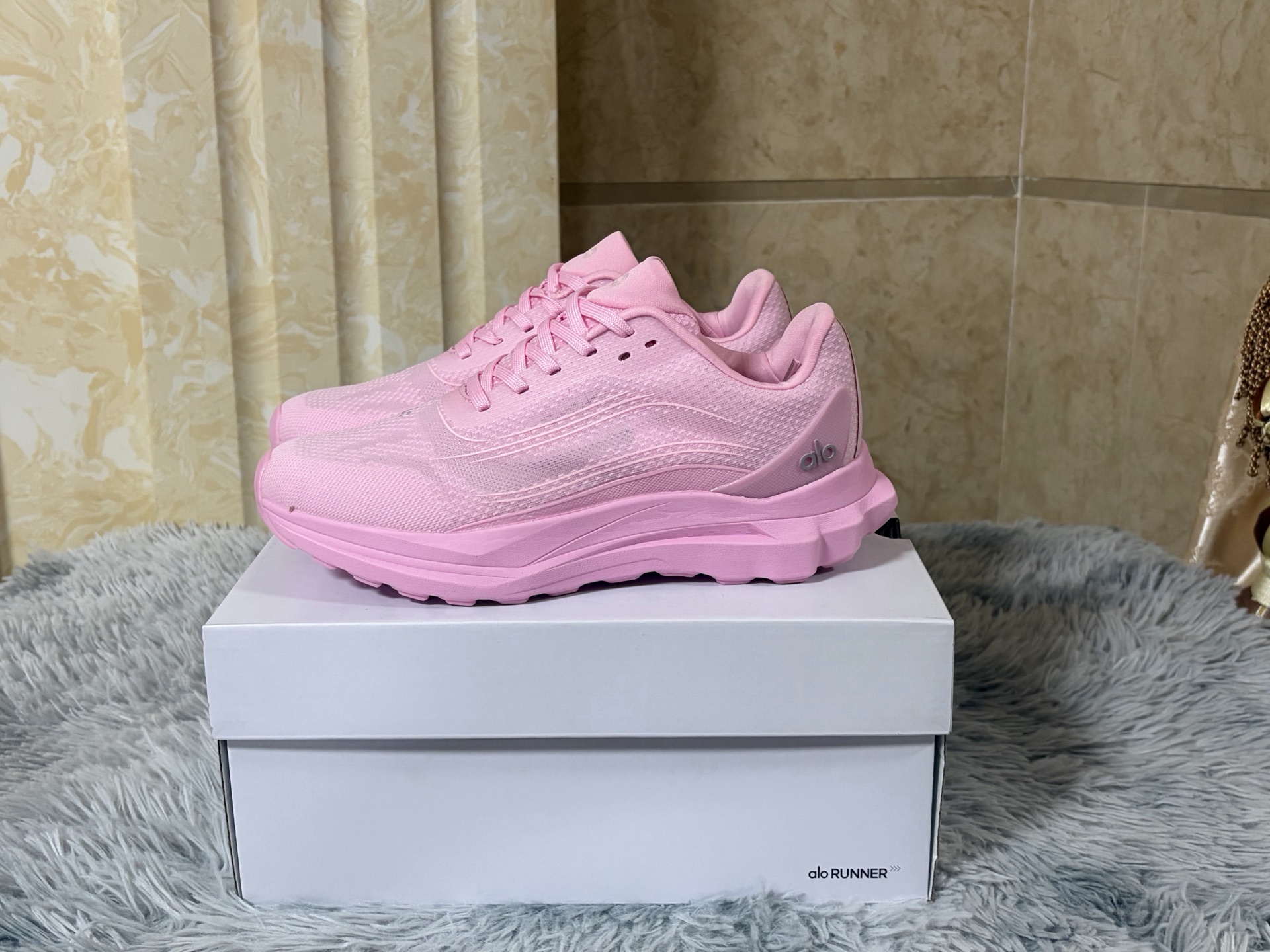 알로 요가 러너 신발 75511 이미지 3